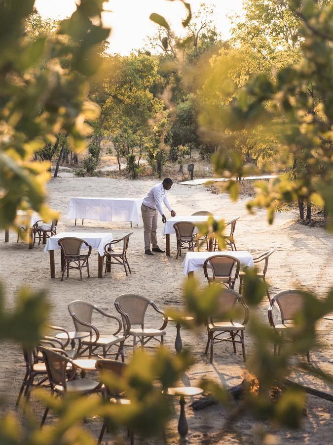 The al fresco dining area at Wilderness Little Makalolo.