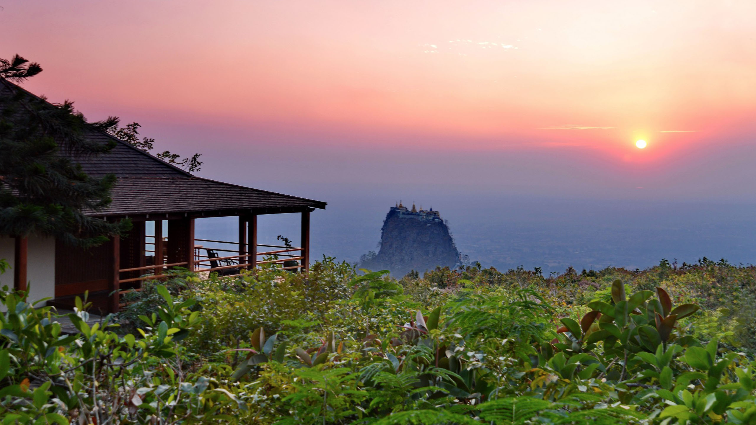 Popa Mountain Resort