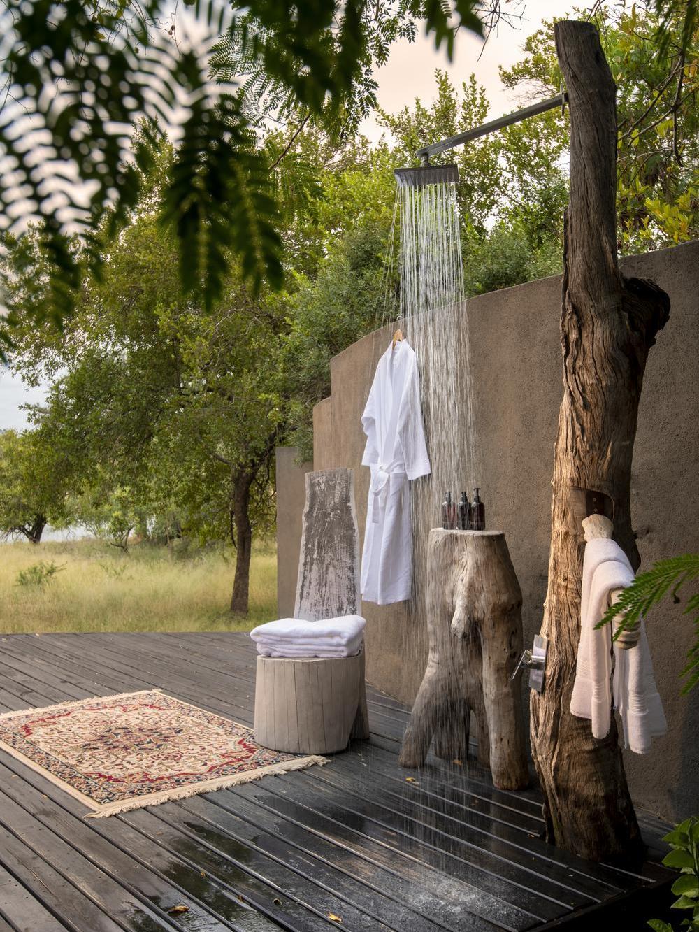 The outdoor shower of one of Chitwa Chitwa's accommodations.