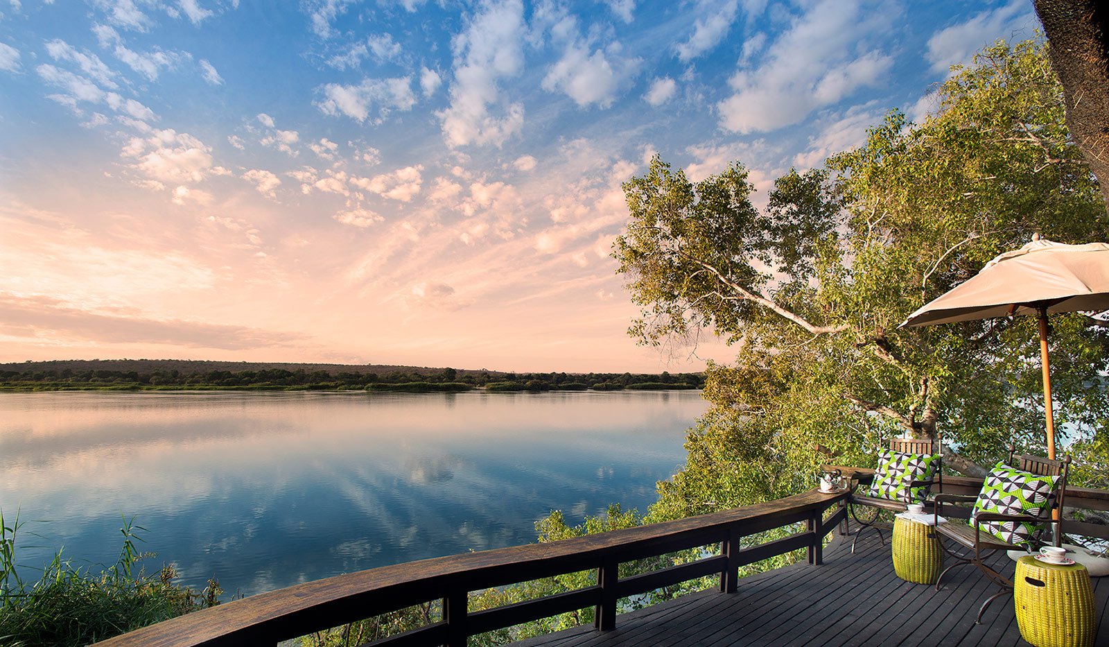 Royal Chundu River Lodge