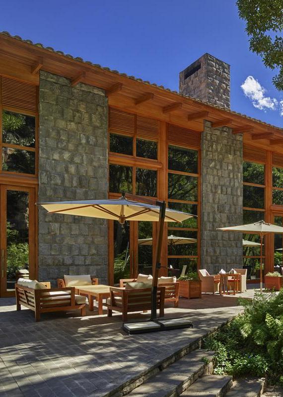 Outdoor terrace with seating at Tambo del Inka, Peru