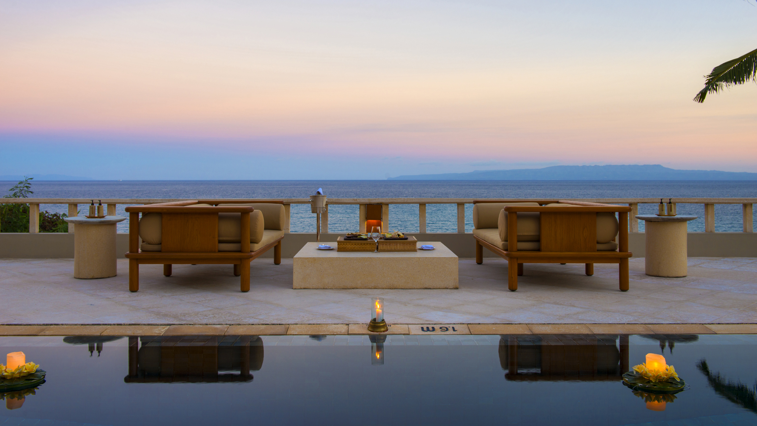 amankila-suite-sunset