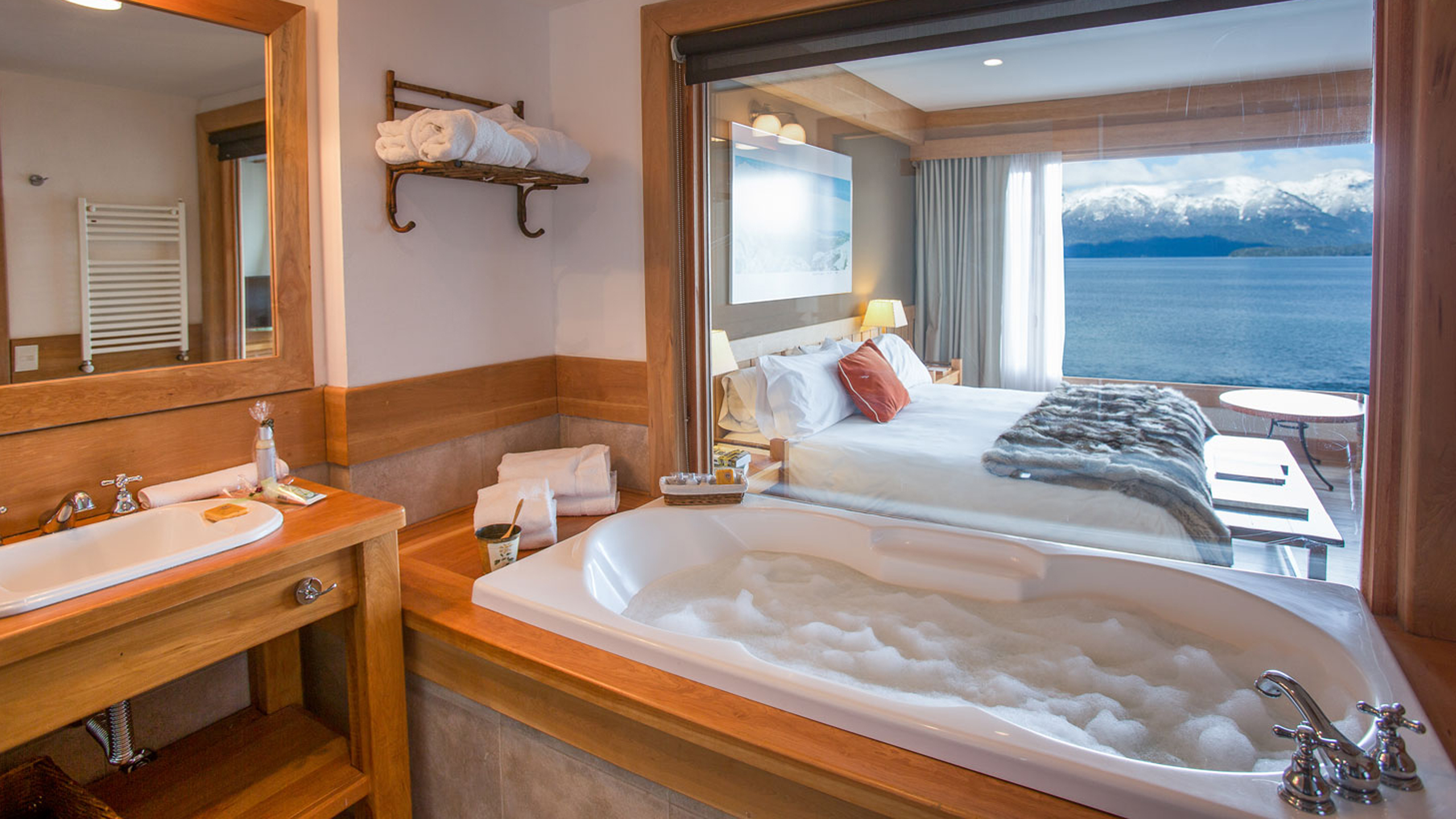 Correntoso Lake & River Hotel