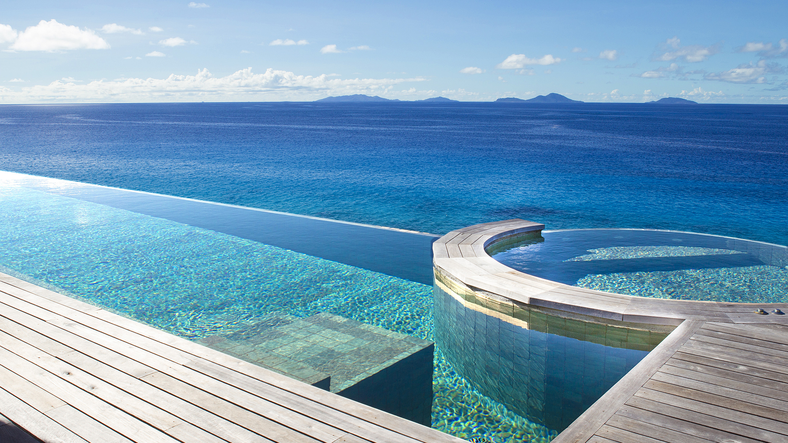 fregate-island-pool