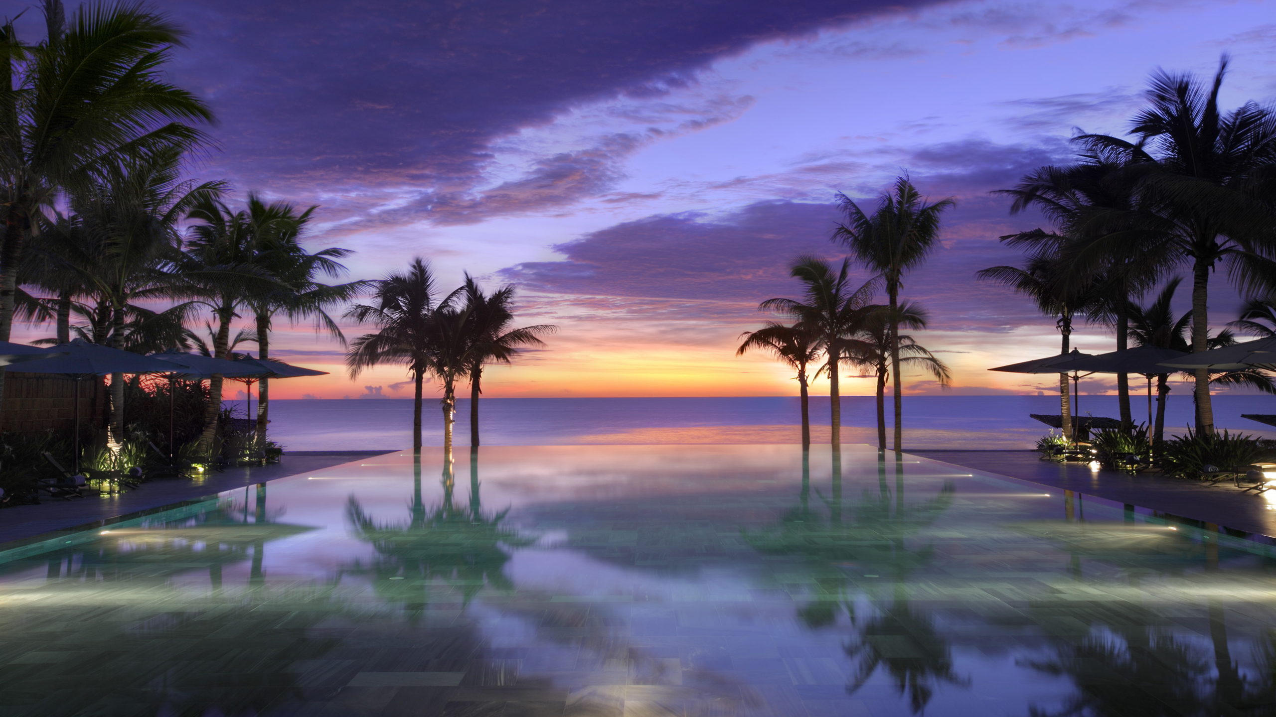 fusion-maia-pool-sunset