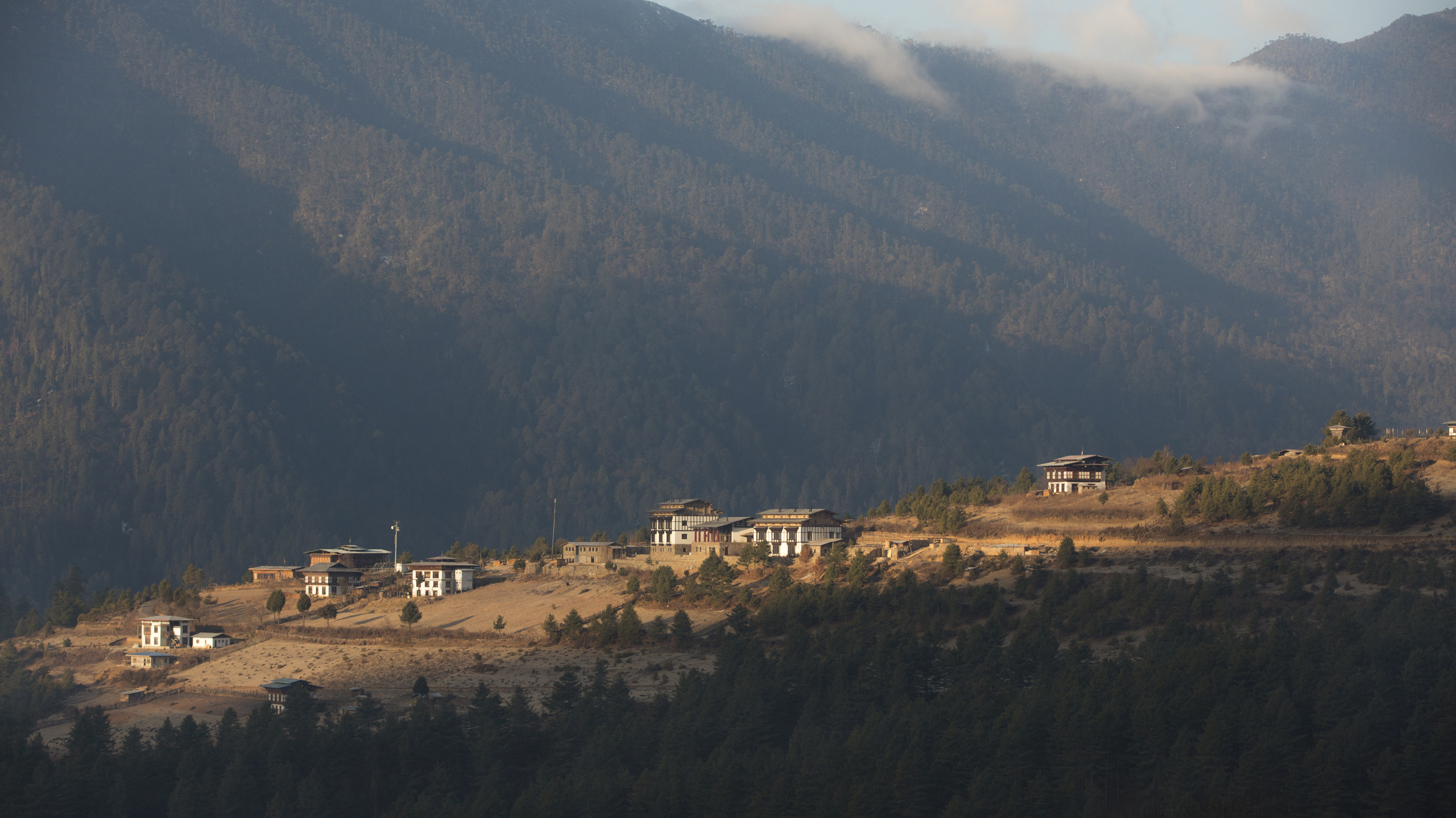gangte-lodge-exterior