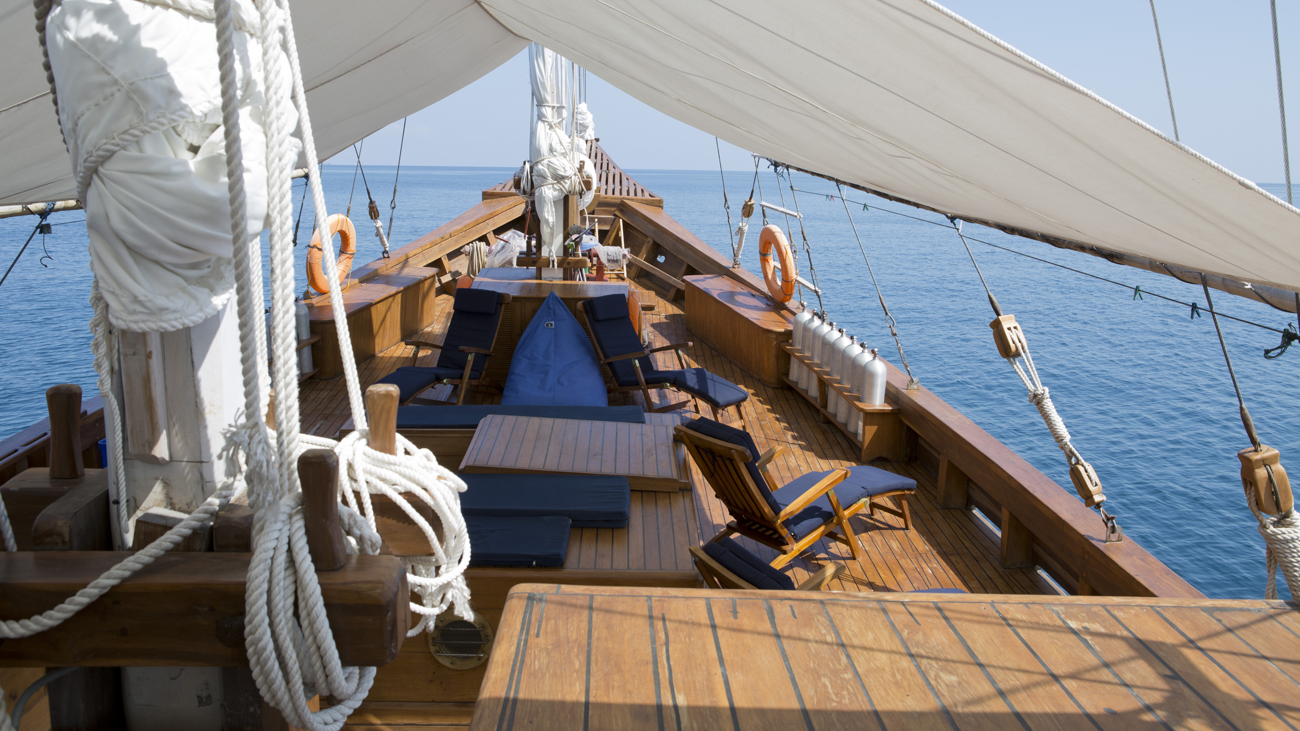 mantra-decking