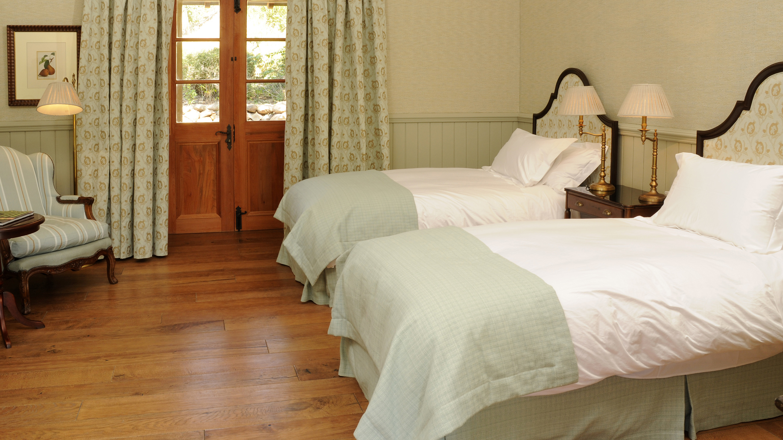 matetic-bedroom