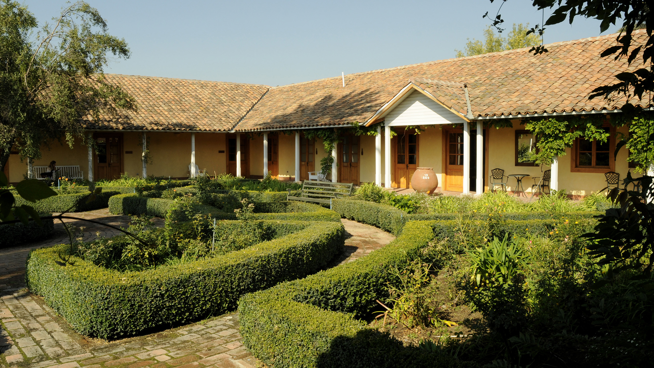 matetic-exterior