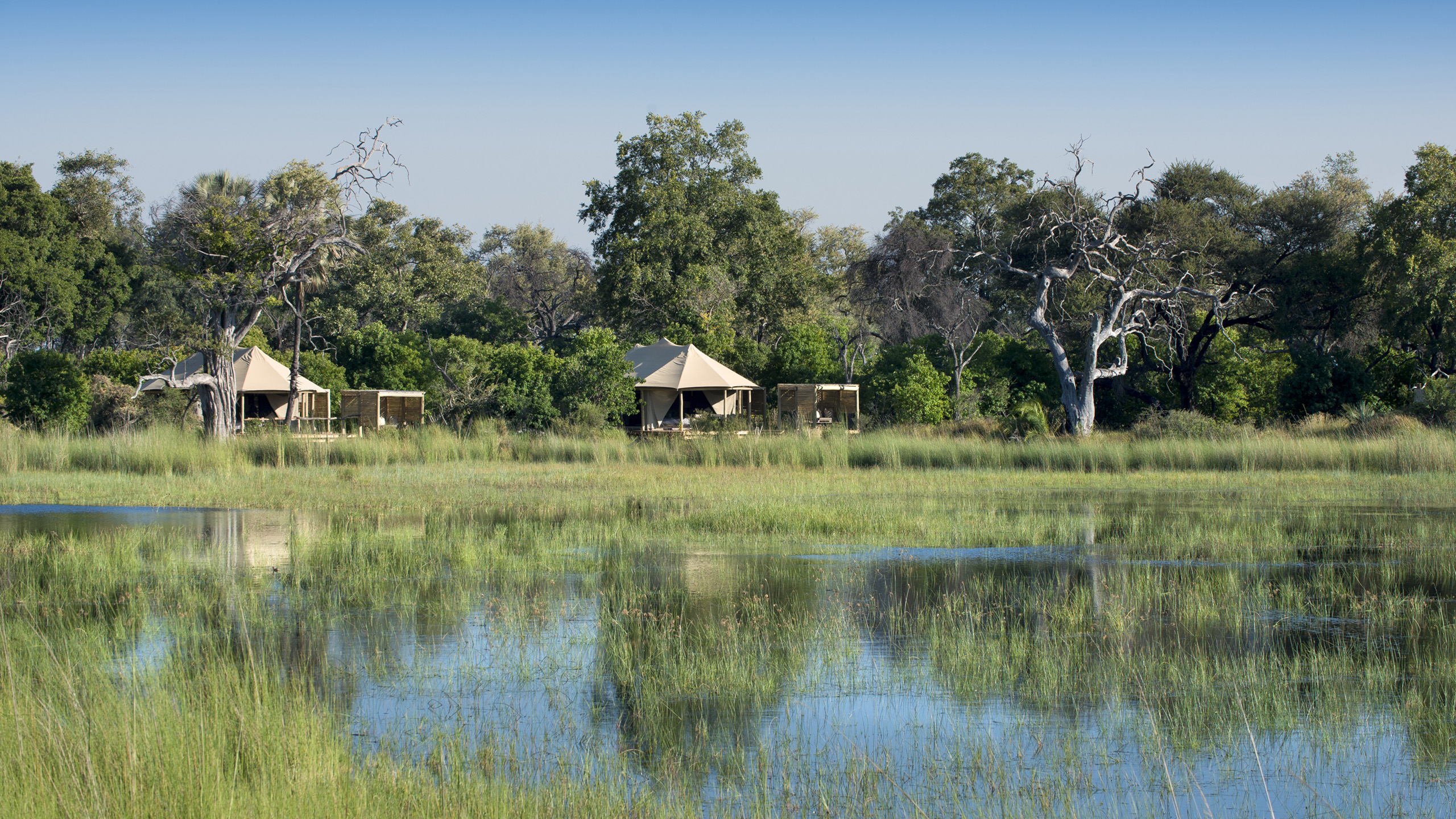 nxabega-lodge-exterior
