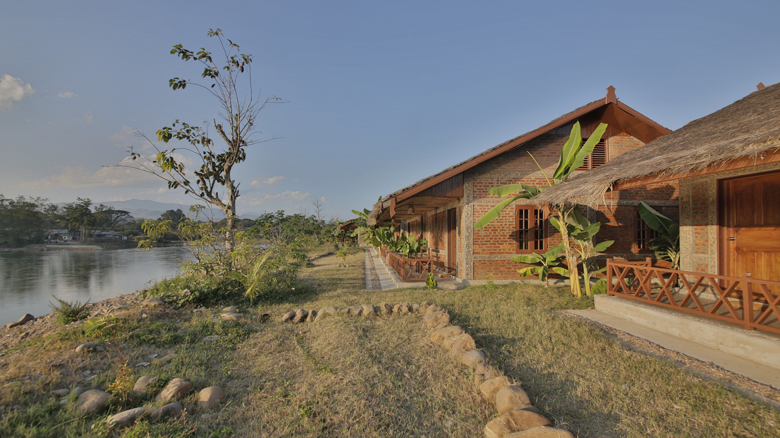 Riverside at Hsipaw Resort