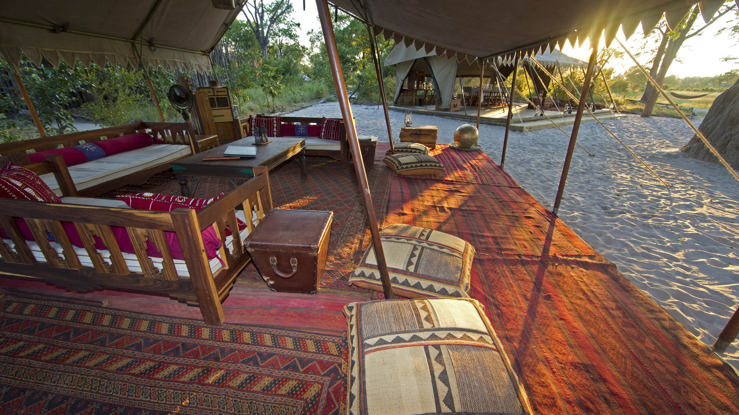 Selinda Explorers Camp