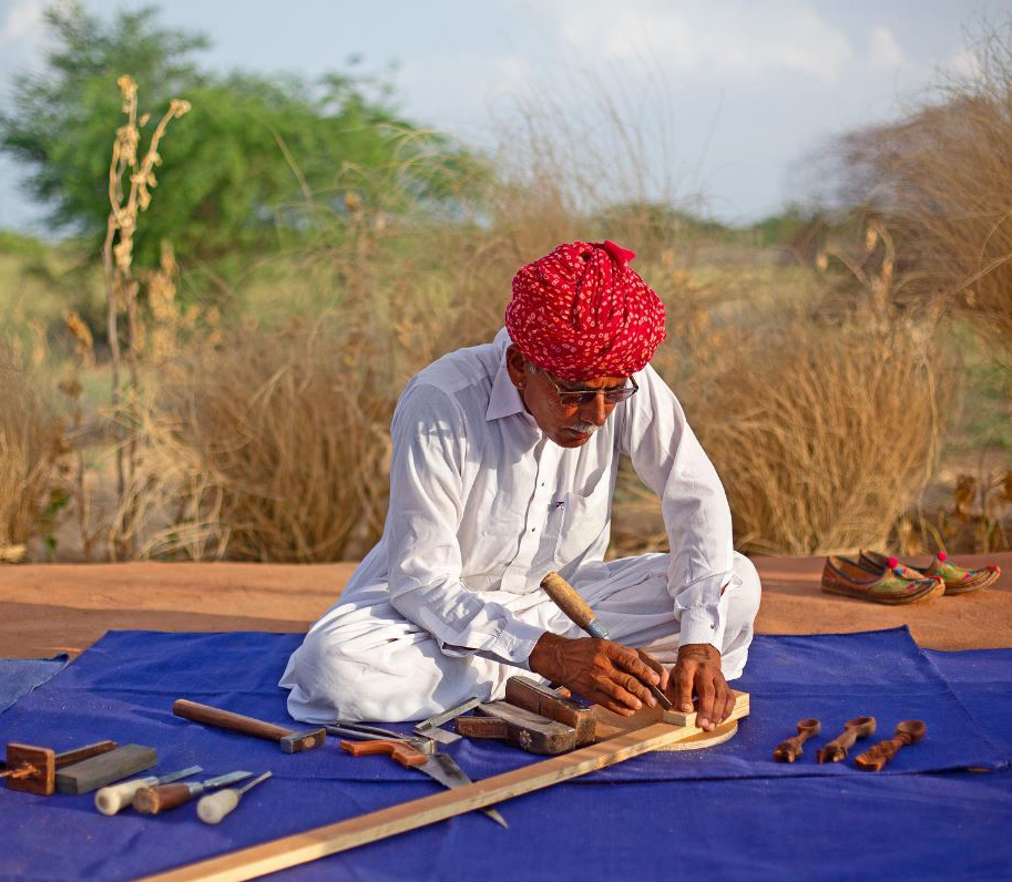 SUJÁN The Serai