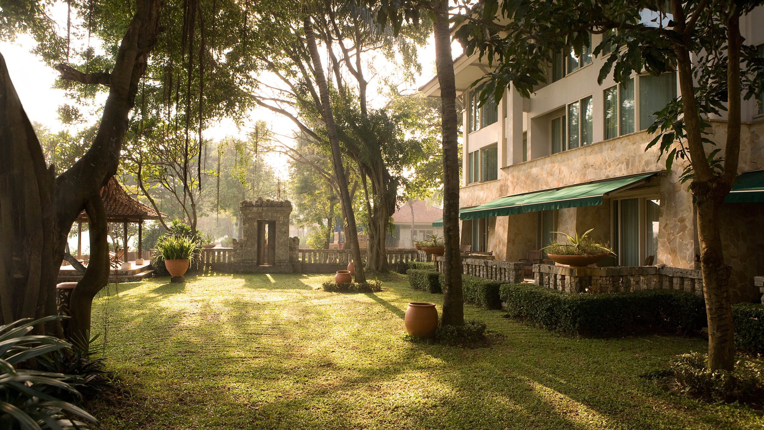 Bandara International Hotel