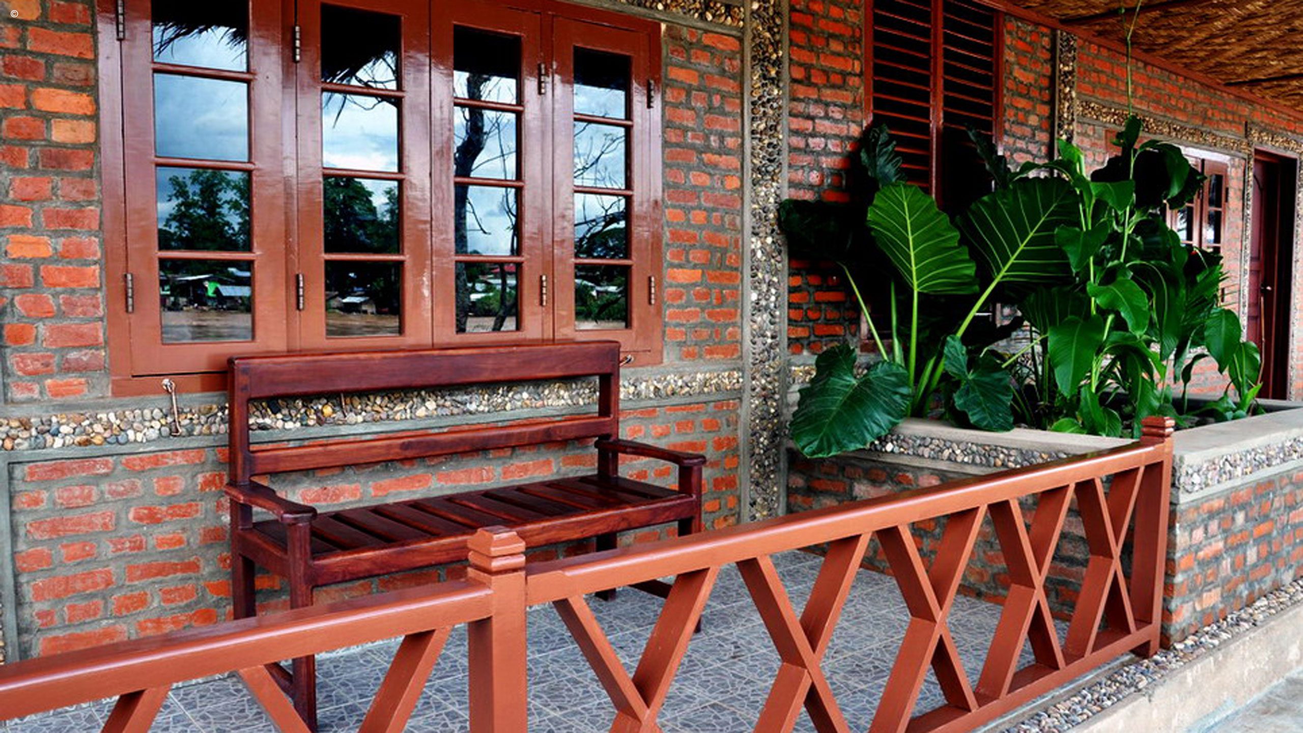 Riverside at Hsipaw Resort