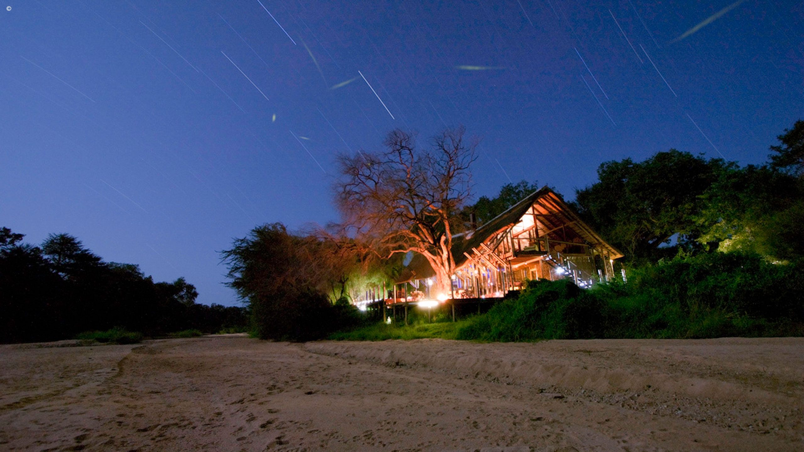 Rhino Post Safari Lodge