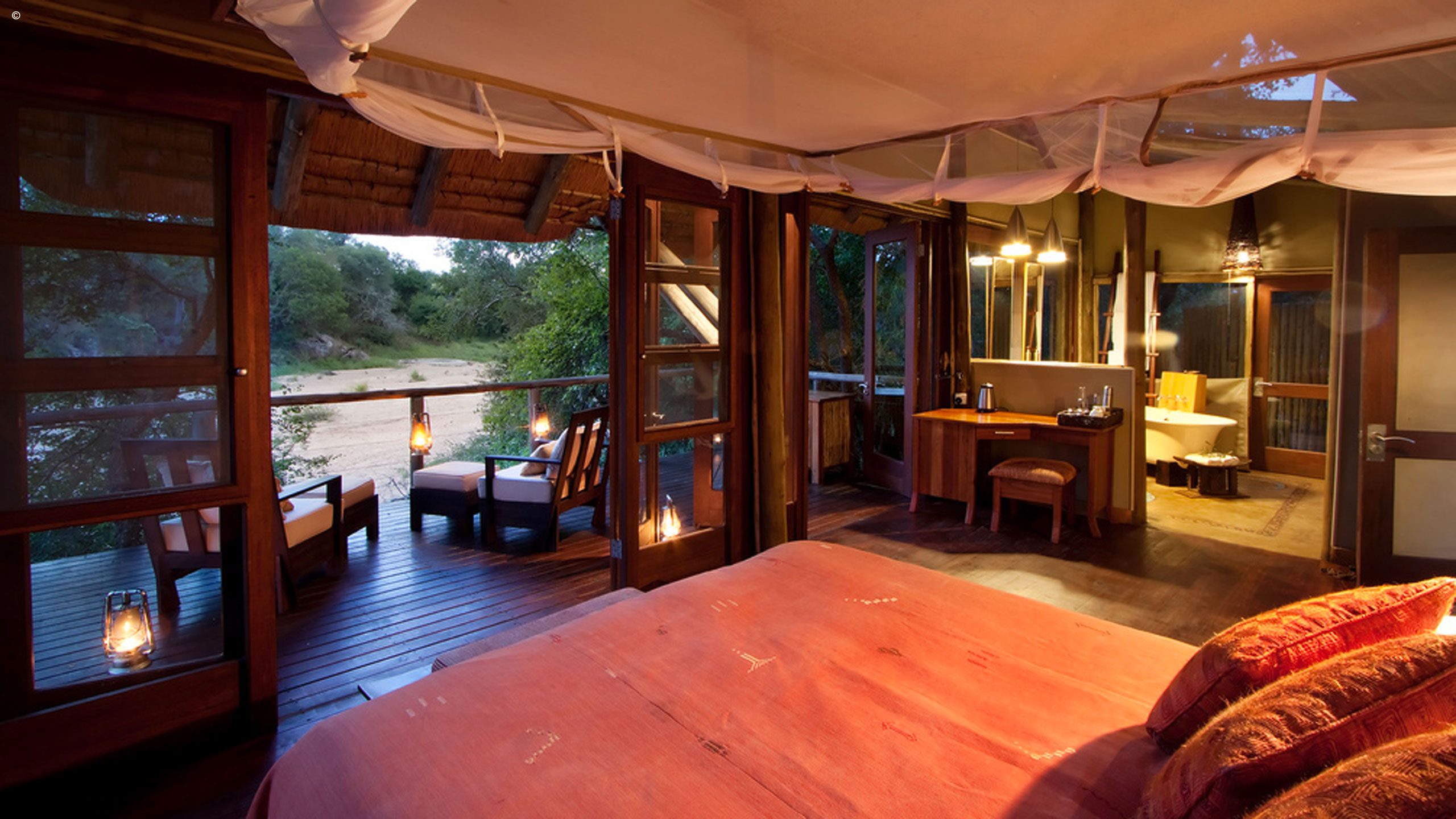 Rhino Post Safari Lodge