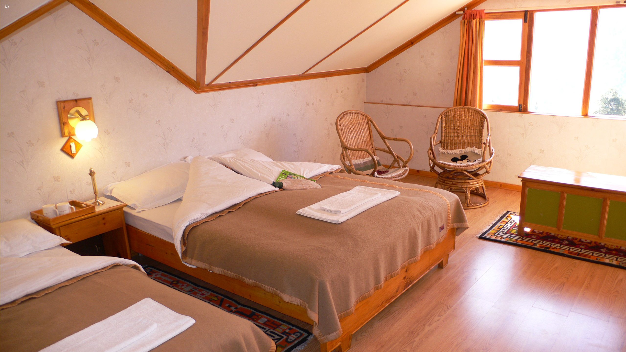 Everest Summit Lodge Tashinga