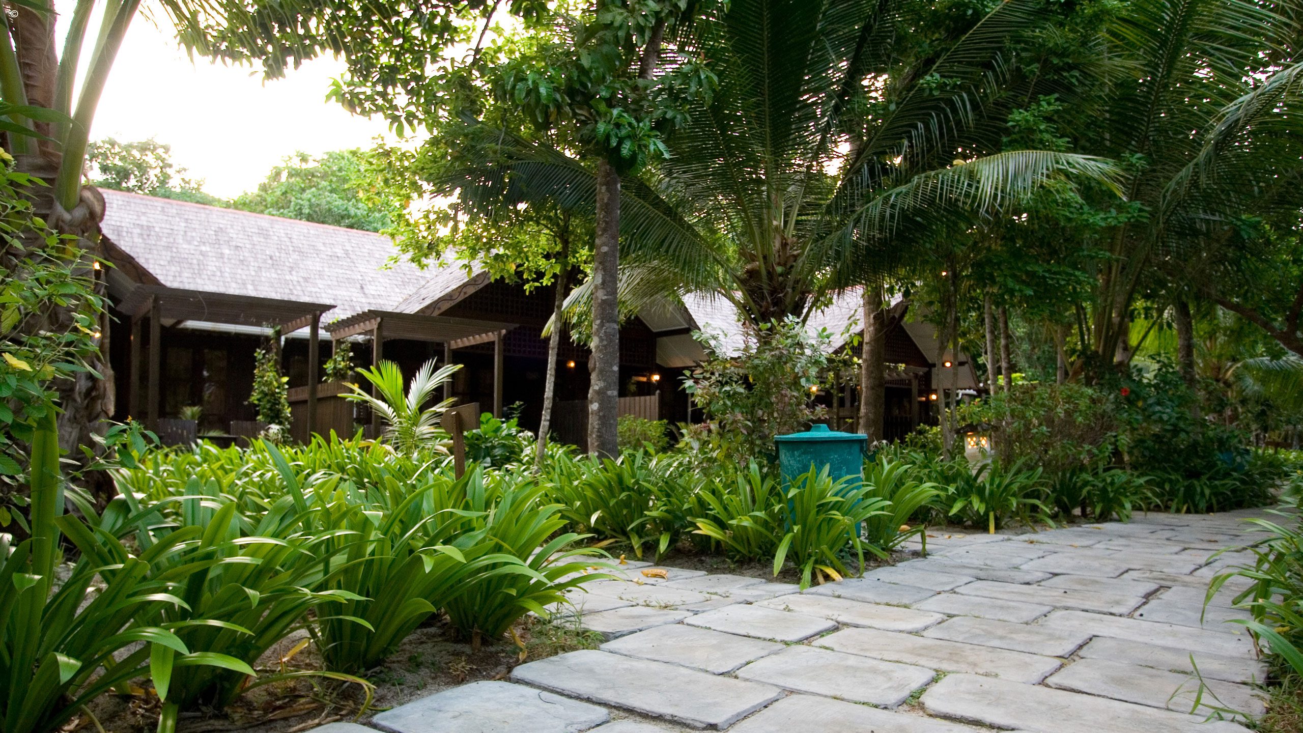Mataking The Reef Dive Resort