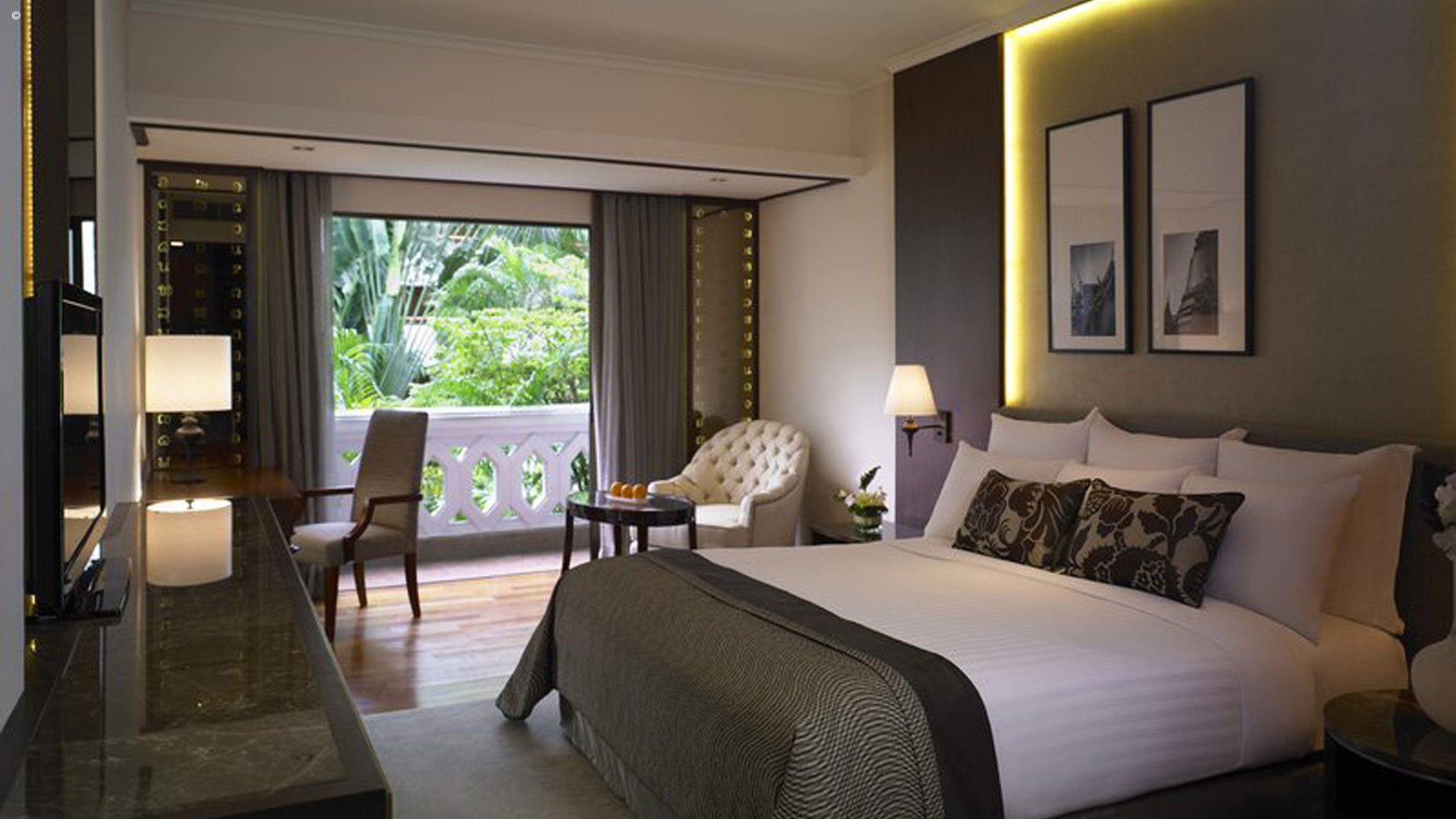 Anantara Bangkok Riverside Resort & Spa