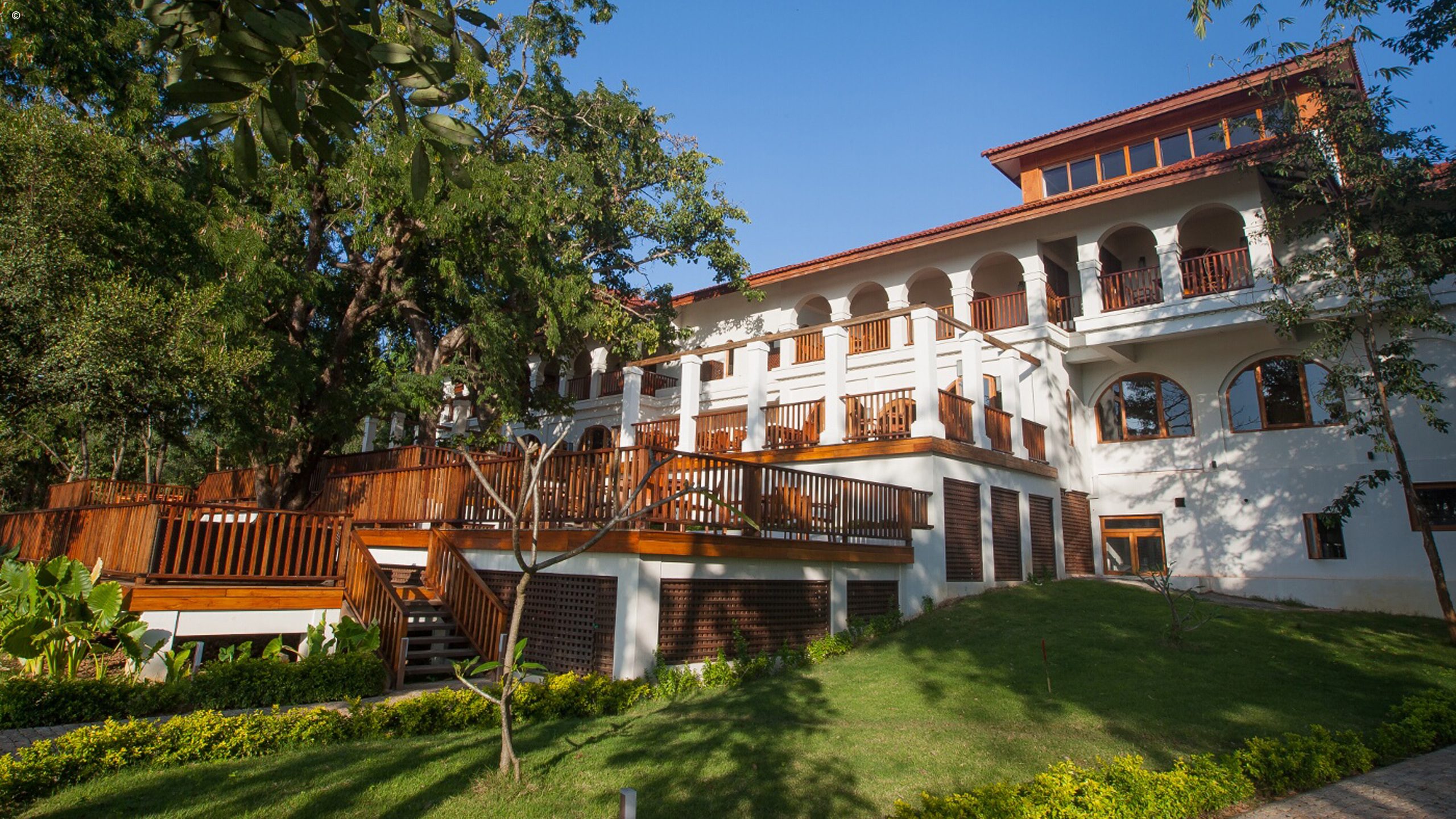 Sanctum Inle Resort