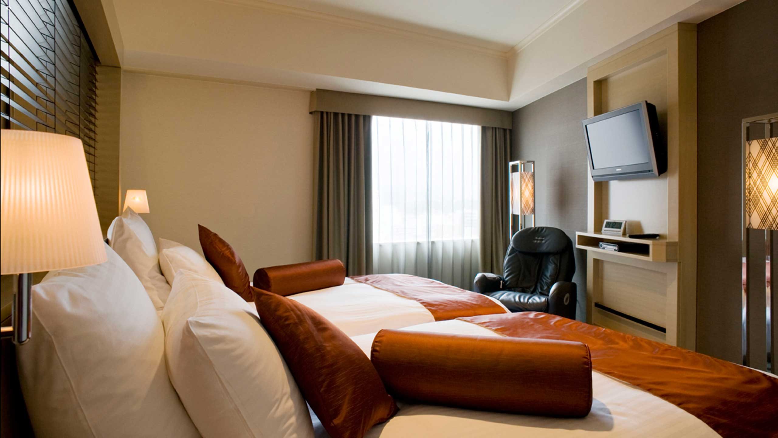 Ana Crowne Plaza