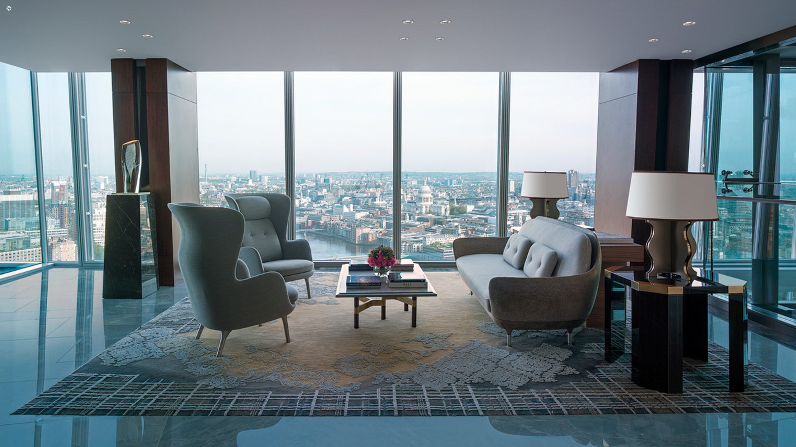 Shangri-La Hotel