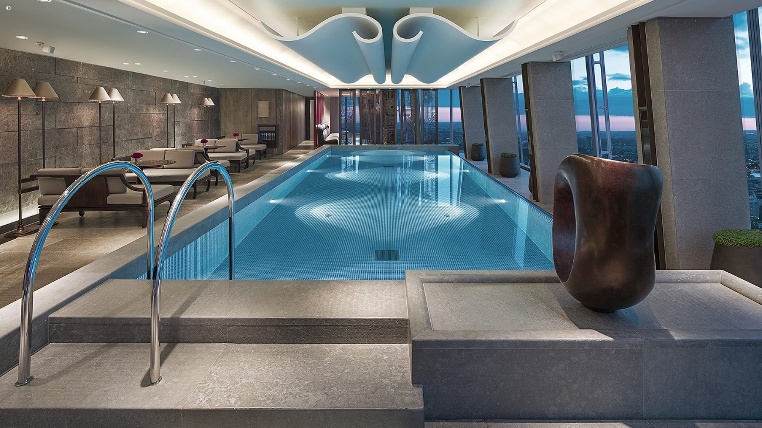 Shangri-La Hotel