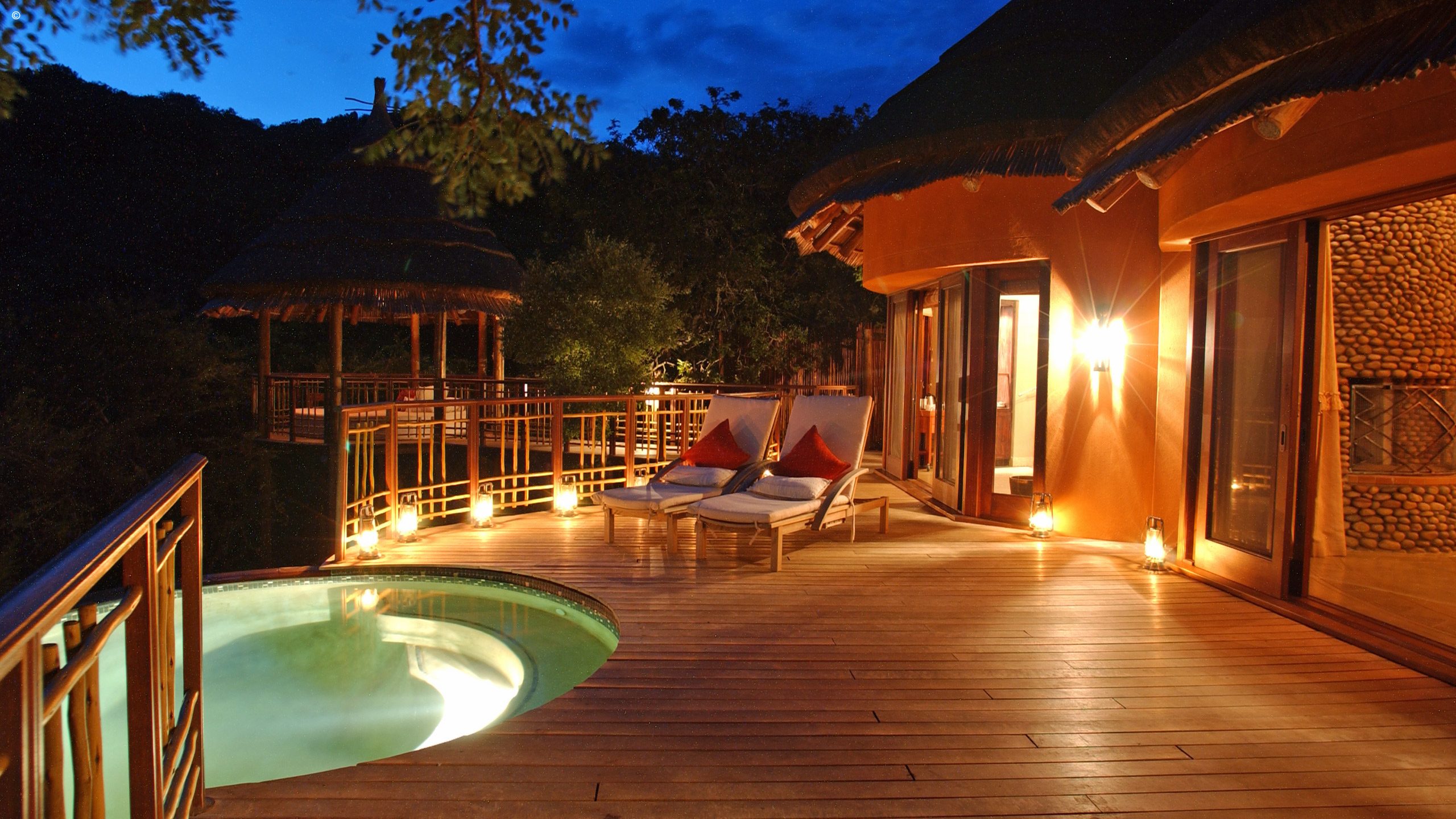 Thanda Safari Lodge
