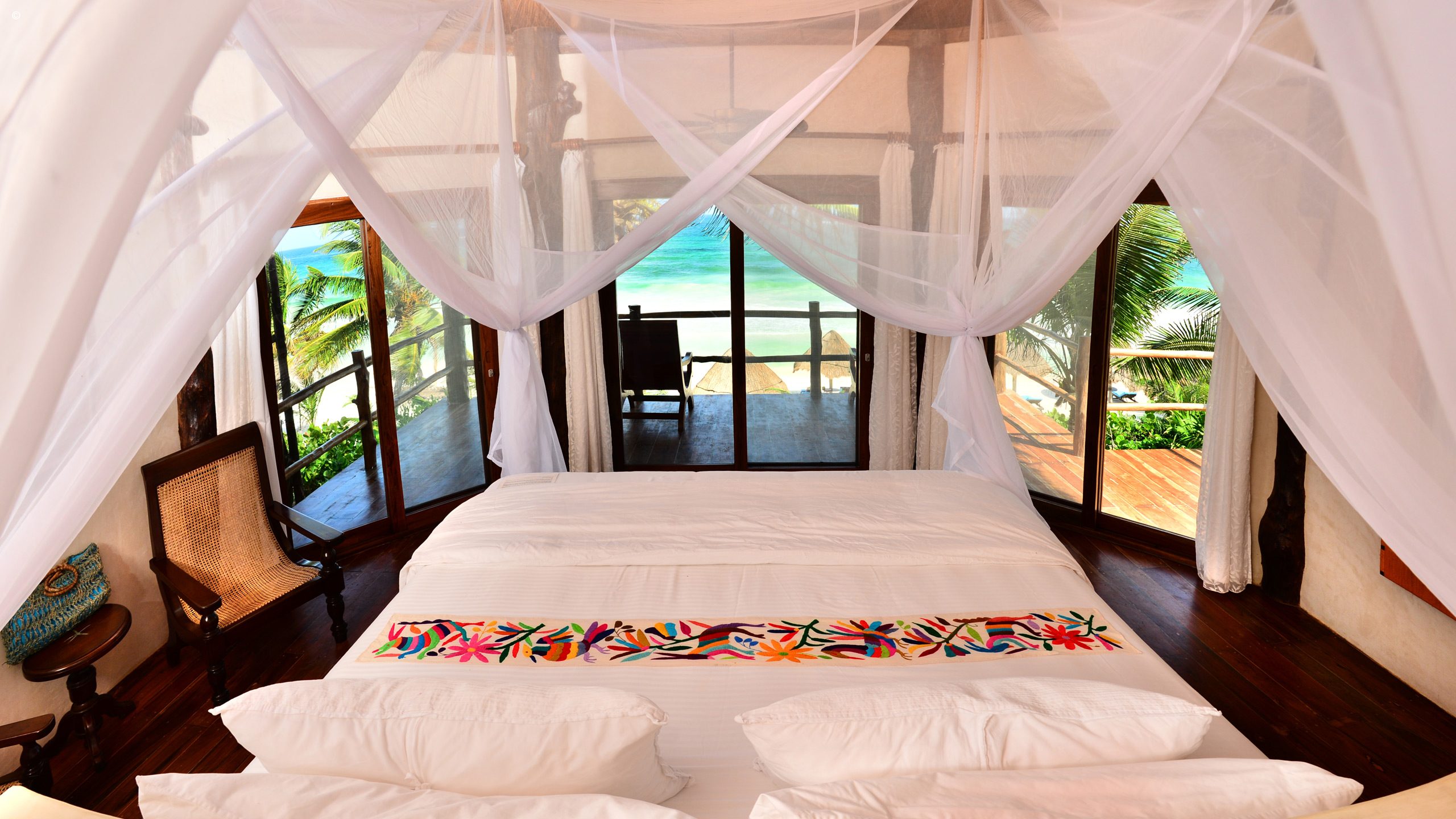 Encantada Hotel