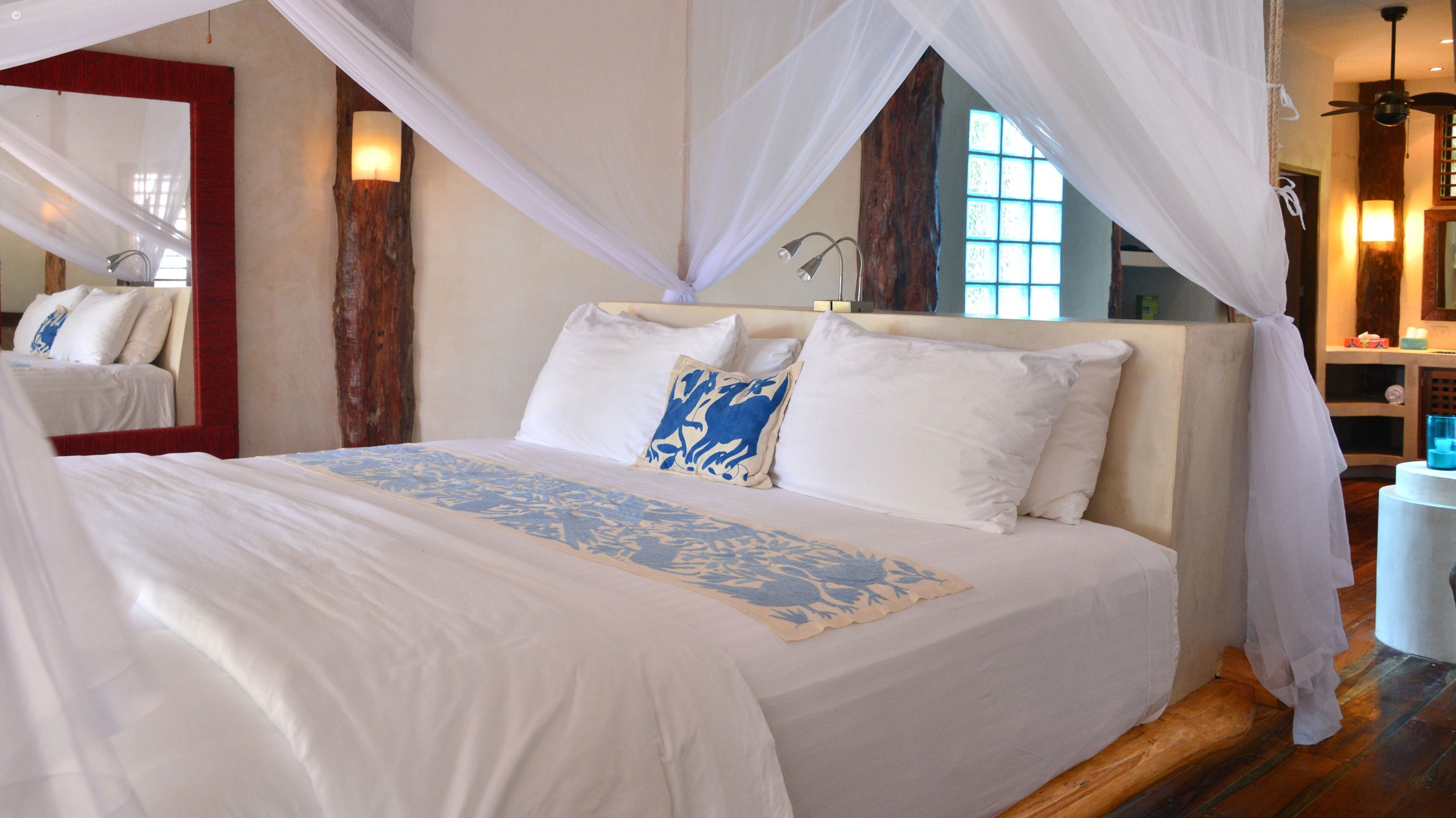 Encantada Hotel