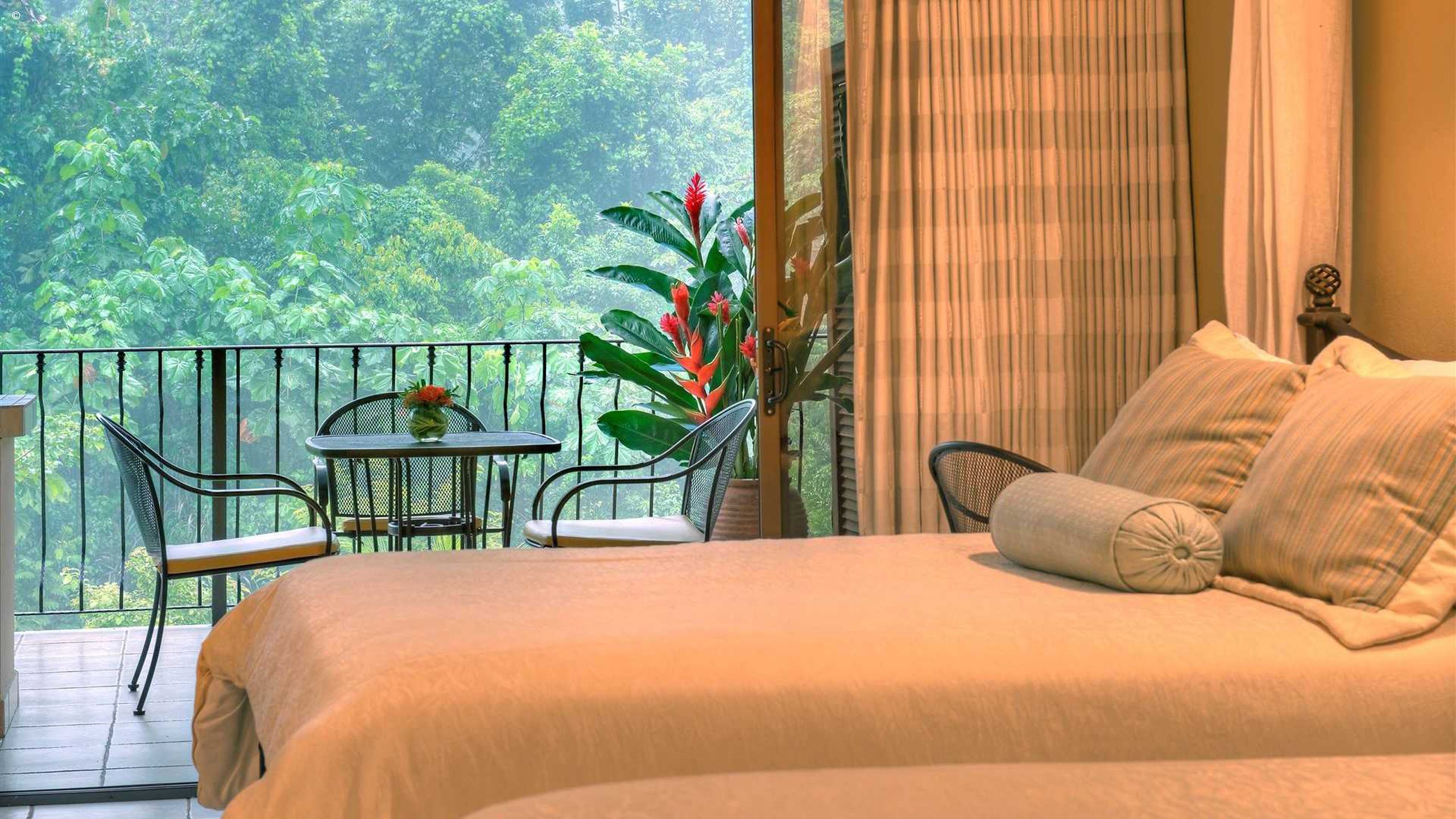 Pumilio Mountain & Ocean Hotel