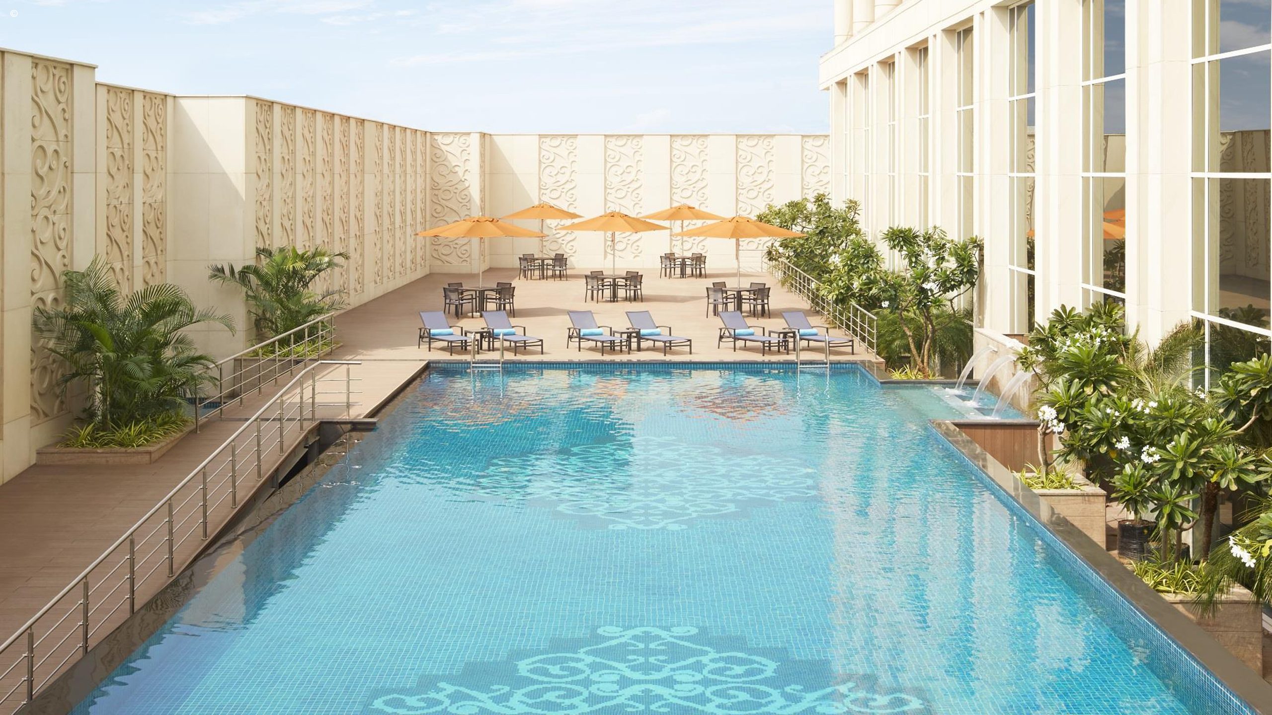 Taj Santa Cruz