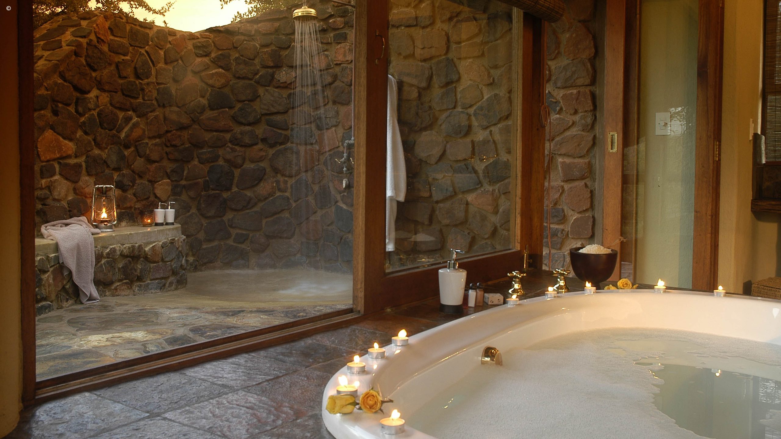Tuningi Safari Lodge