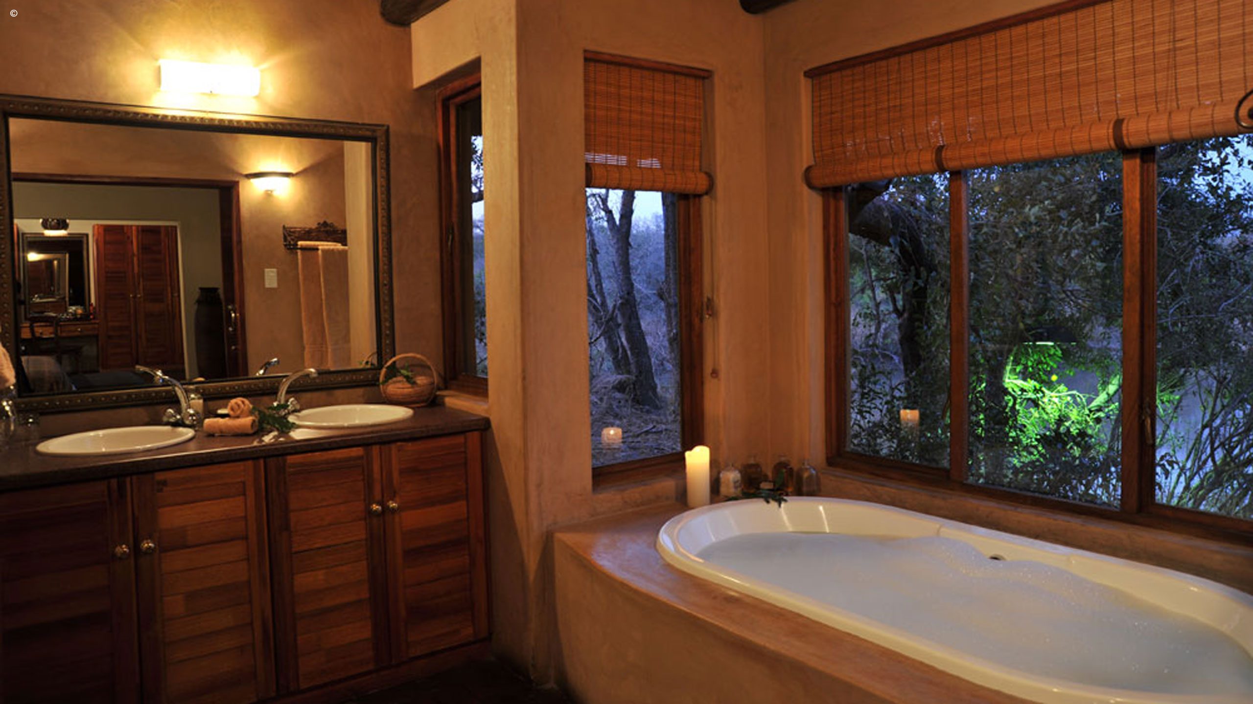 Thornybush Waterbuck Lodge