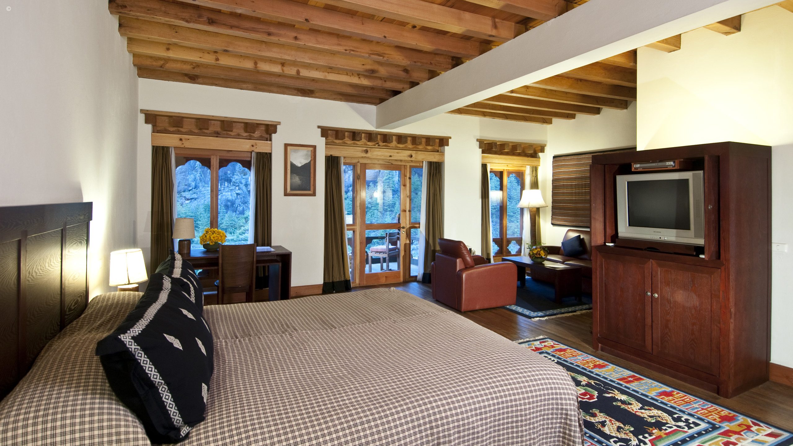 Zhiwa Ling Hotel