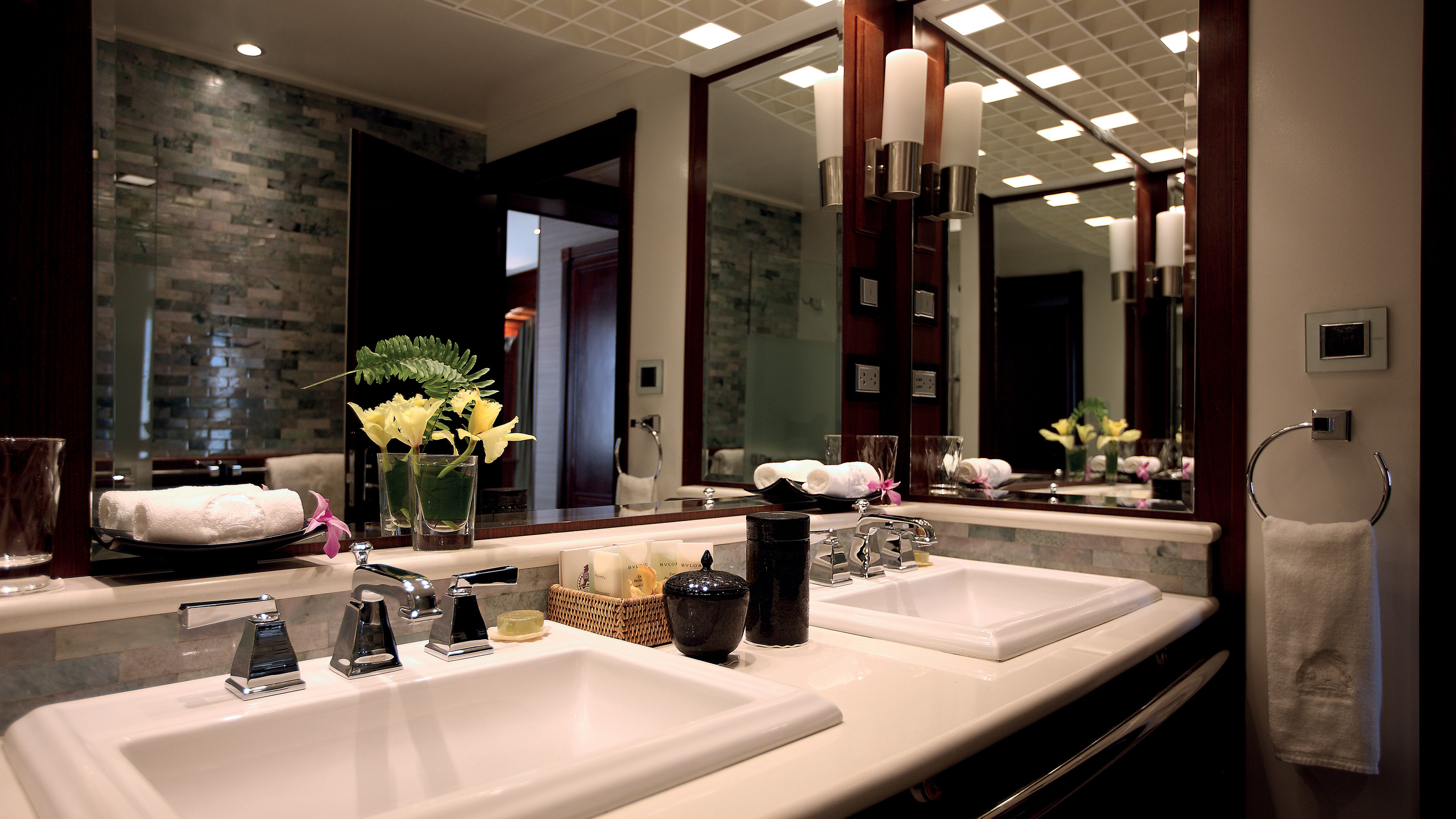 Belmond Road to Mandalay