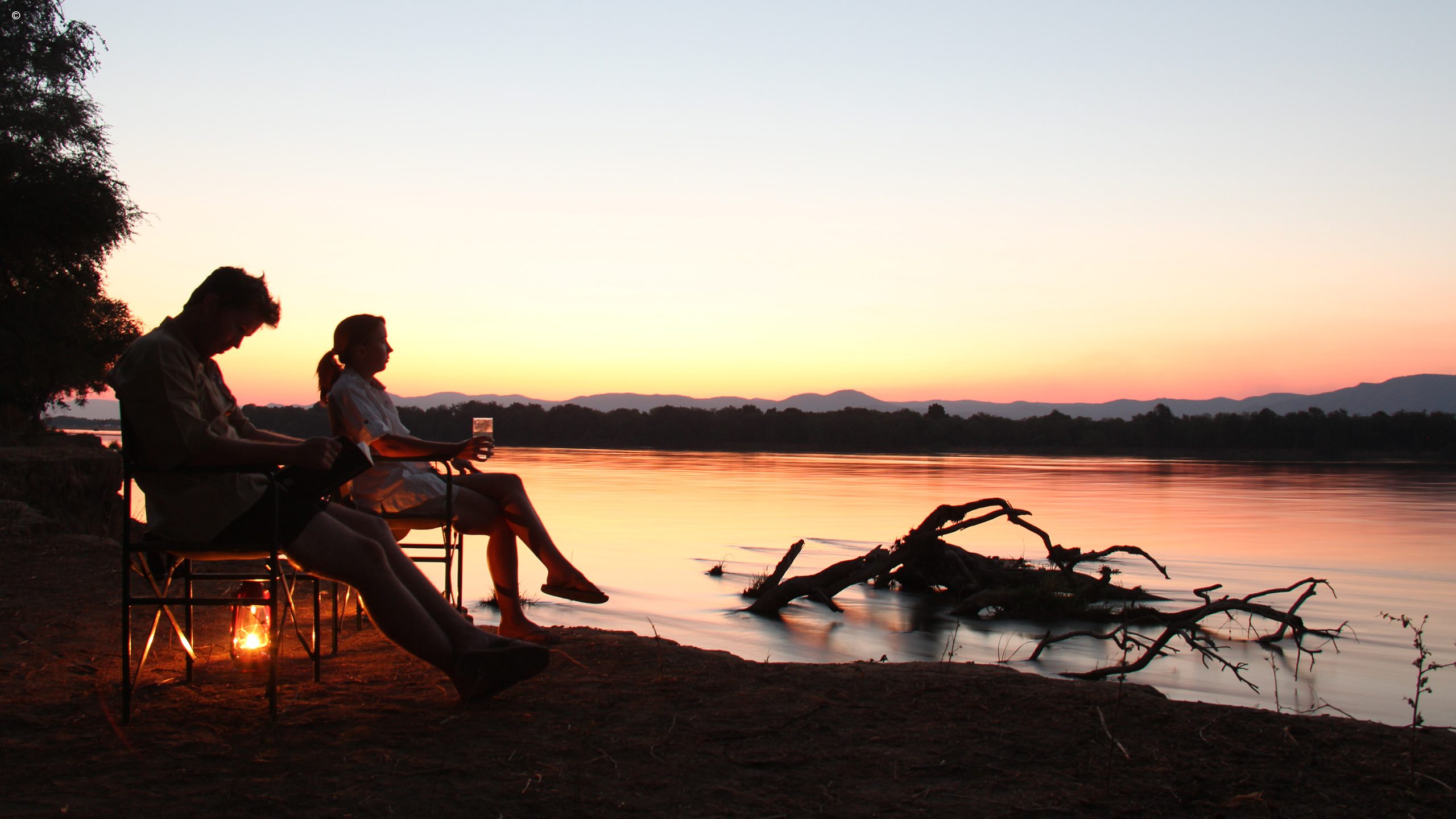 Drinks_by_the_Zambezi