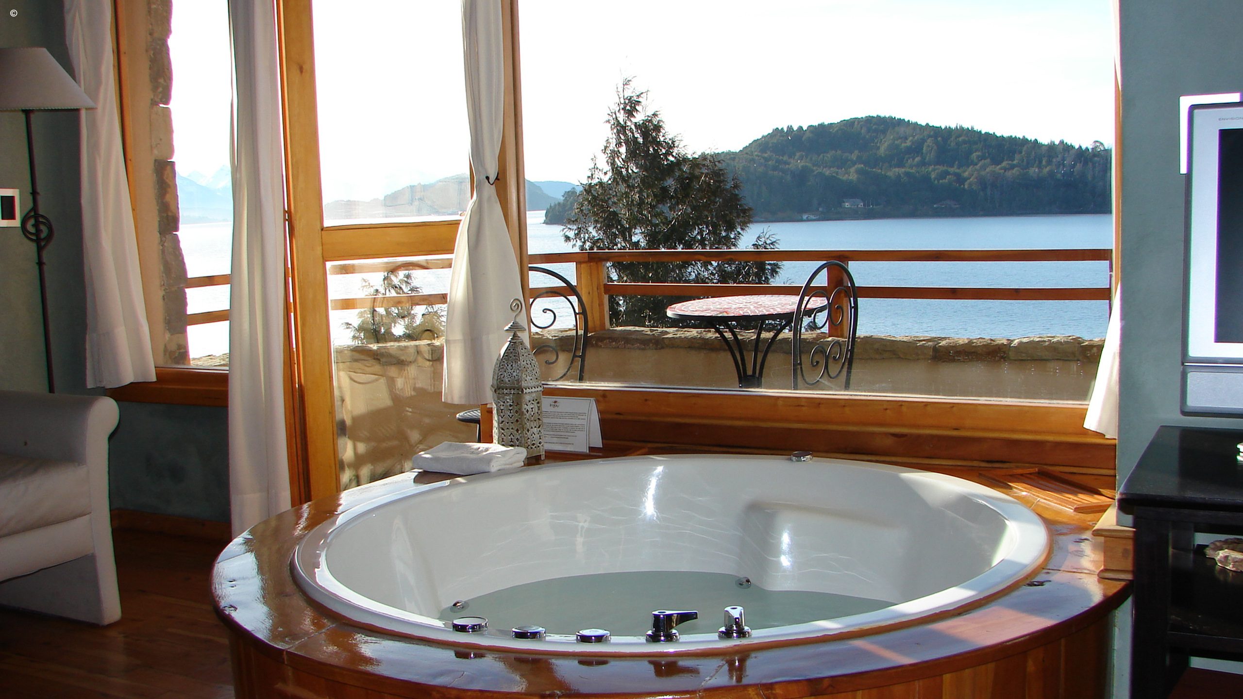 Lirolay Suites