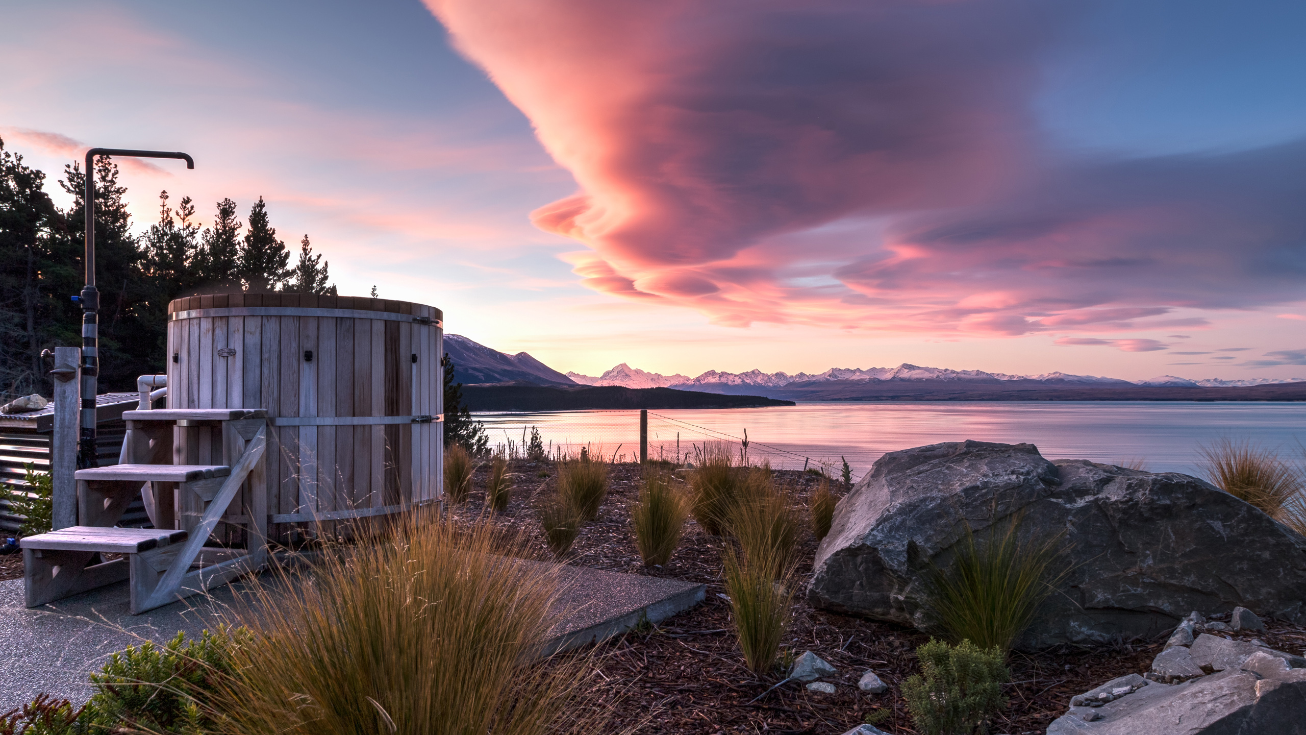 Mt Cook Lakeside Retreat