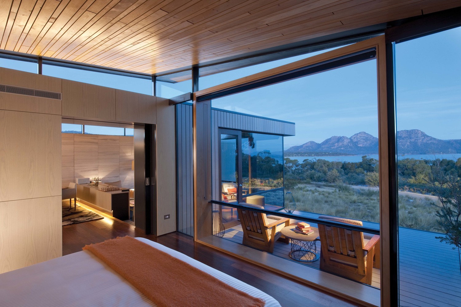Bedroom with outdoor terrace at Saffire Freycinet