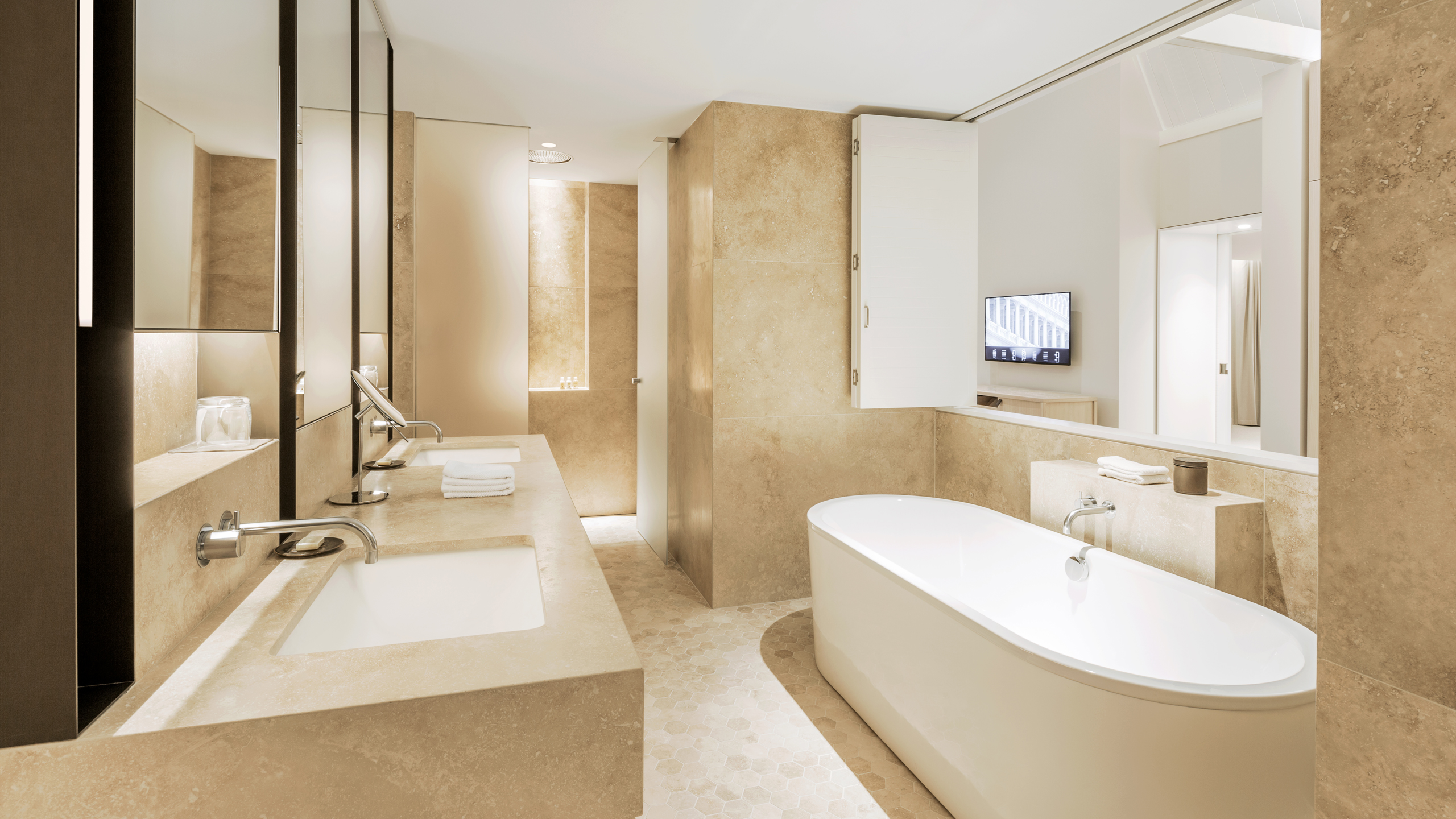 como-the-treasury-bathroom
