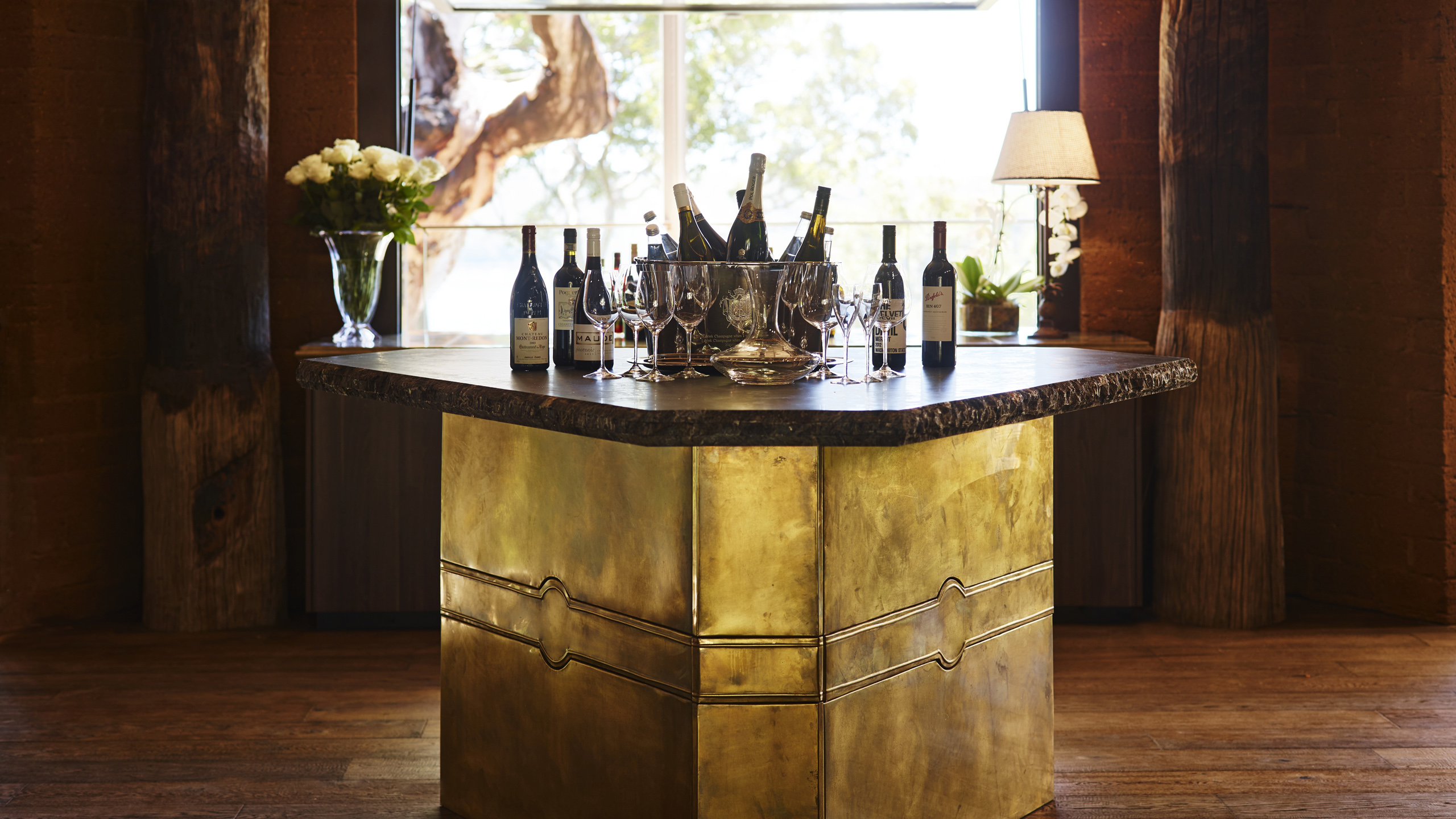 pretty-beach-house-bar
