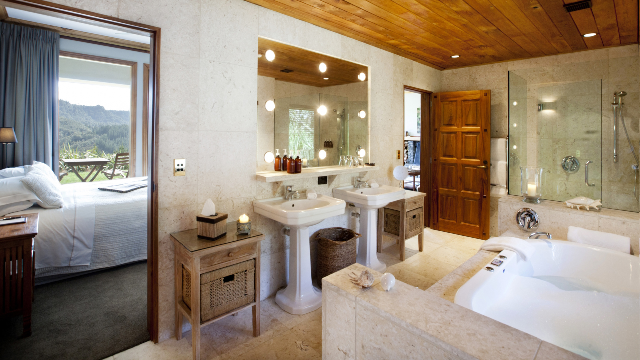 treetops-bathroom