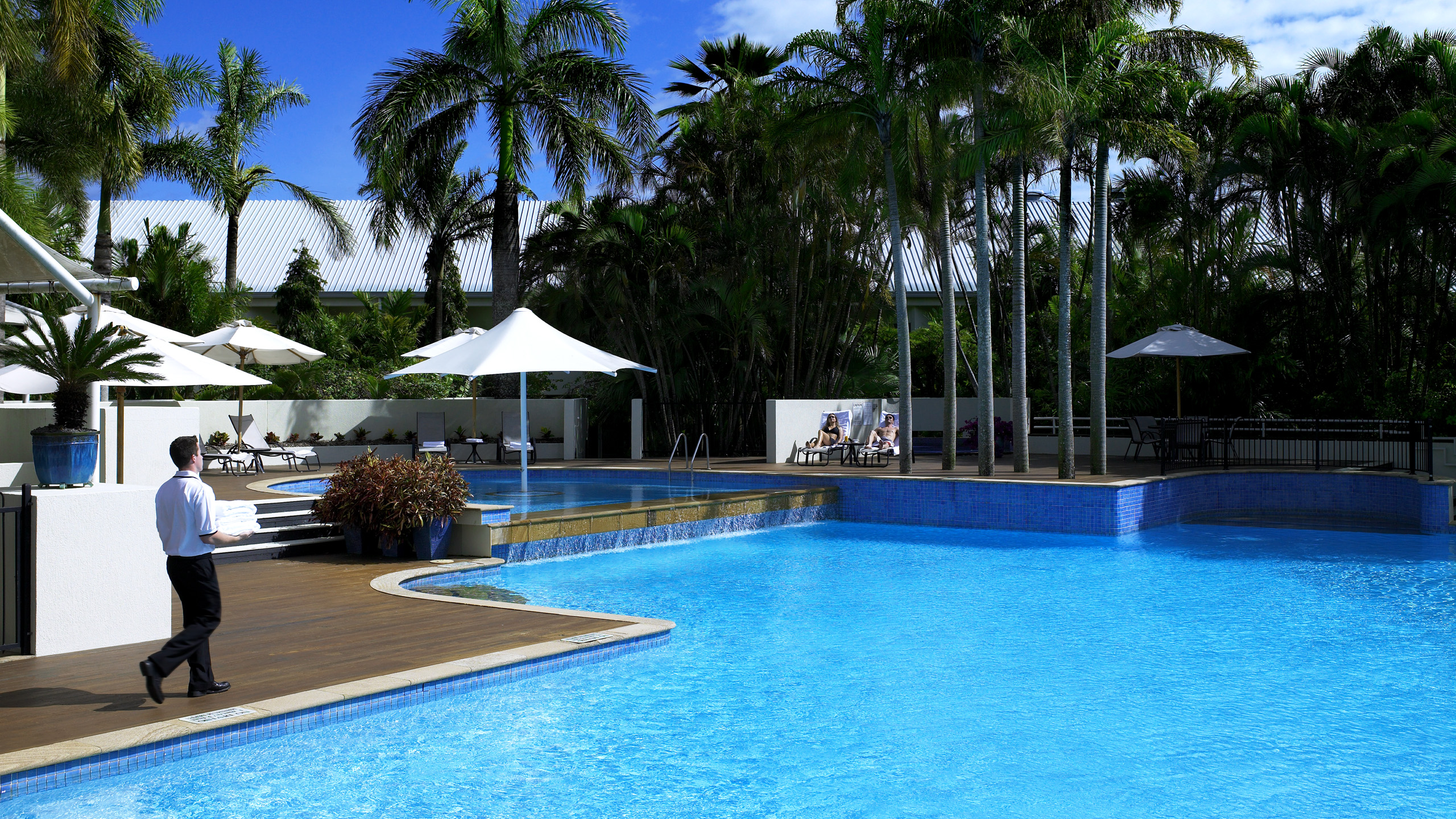 Shangri-La Cairns