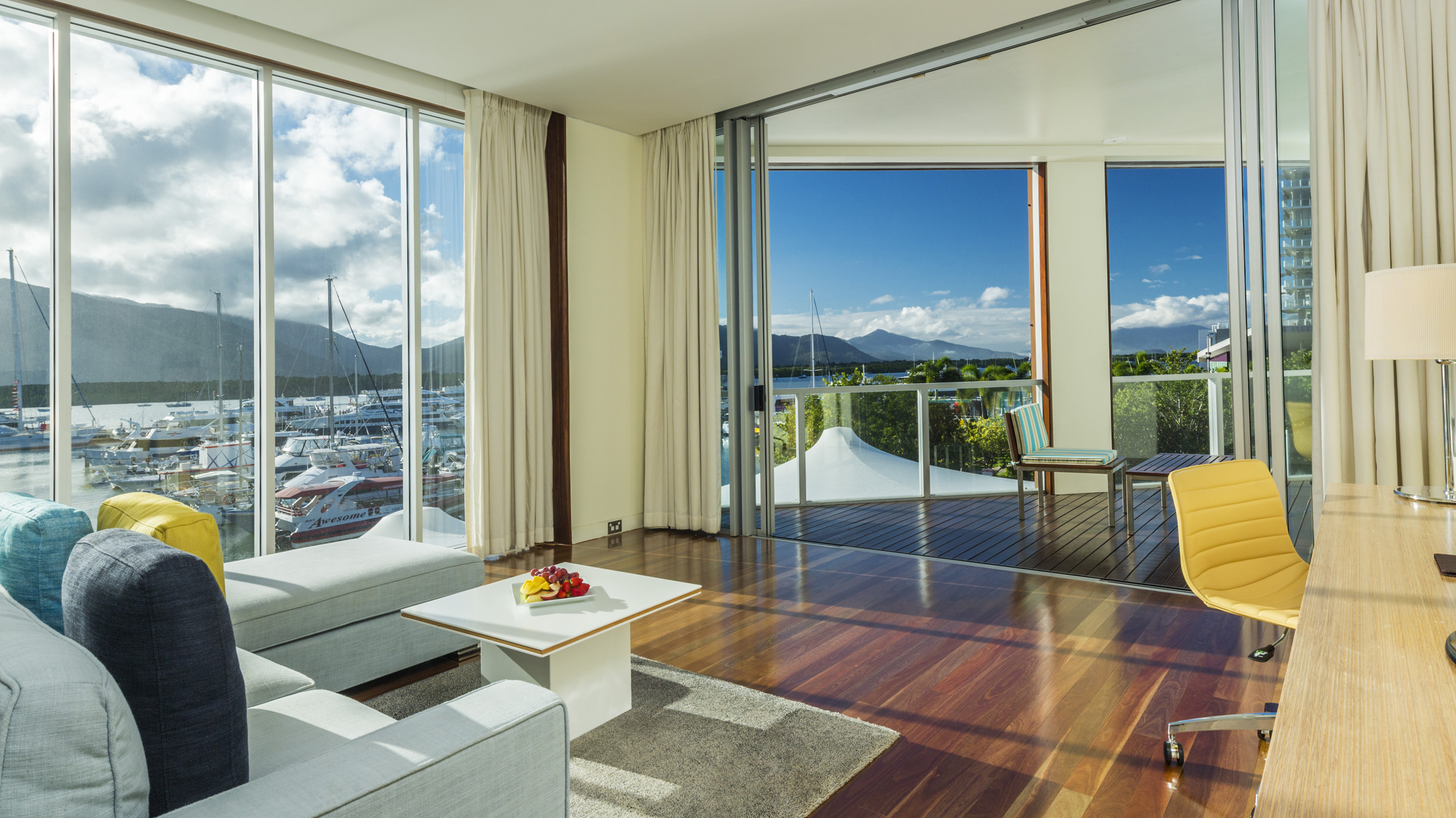 Shangri-La Cairns