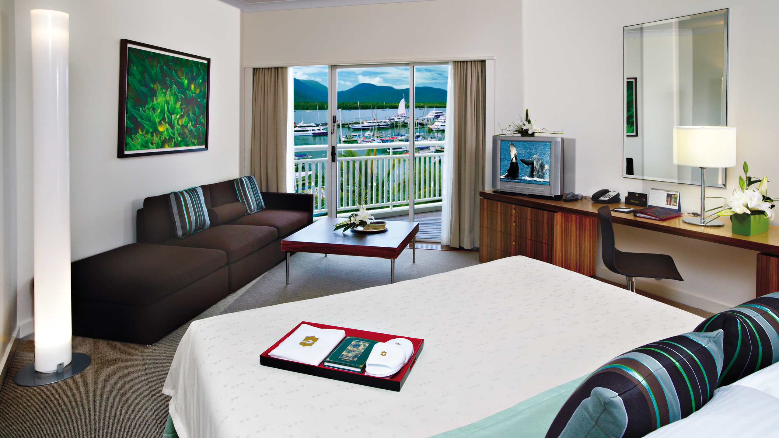 Shangri-La Cairns