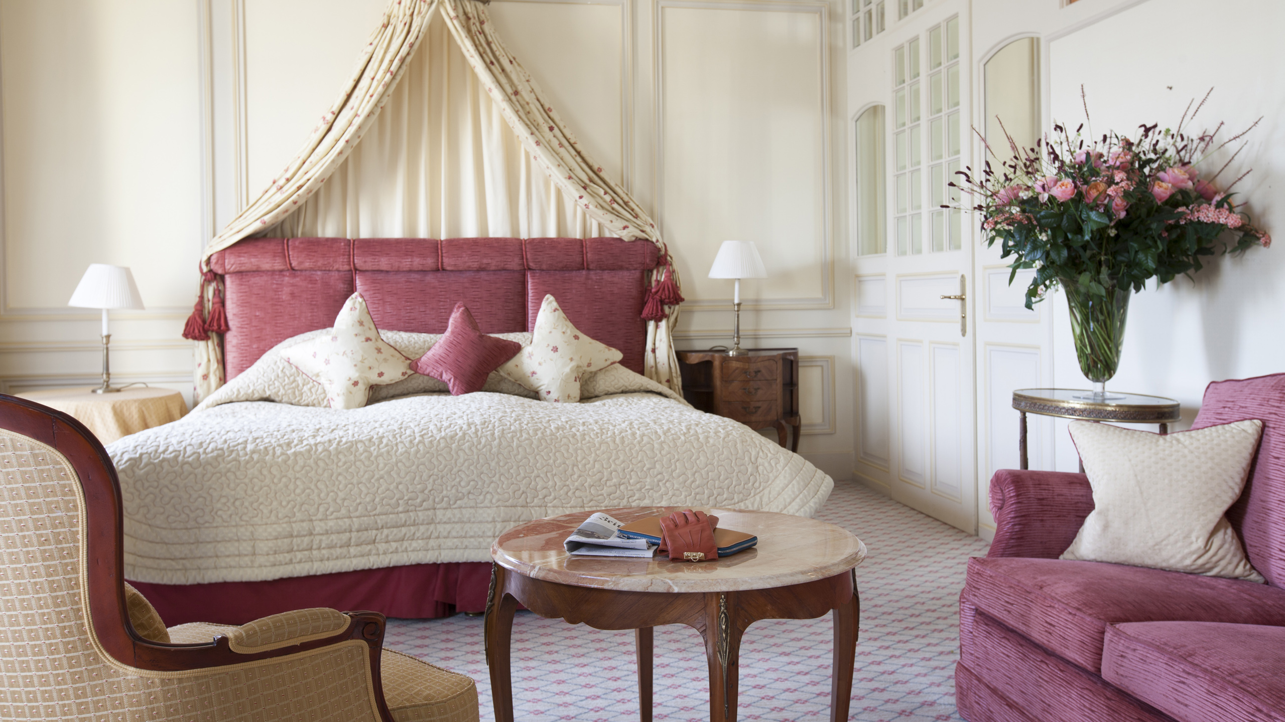 beau-rivage-geneva-suite-bedroom