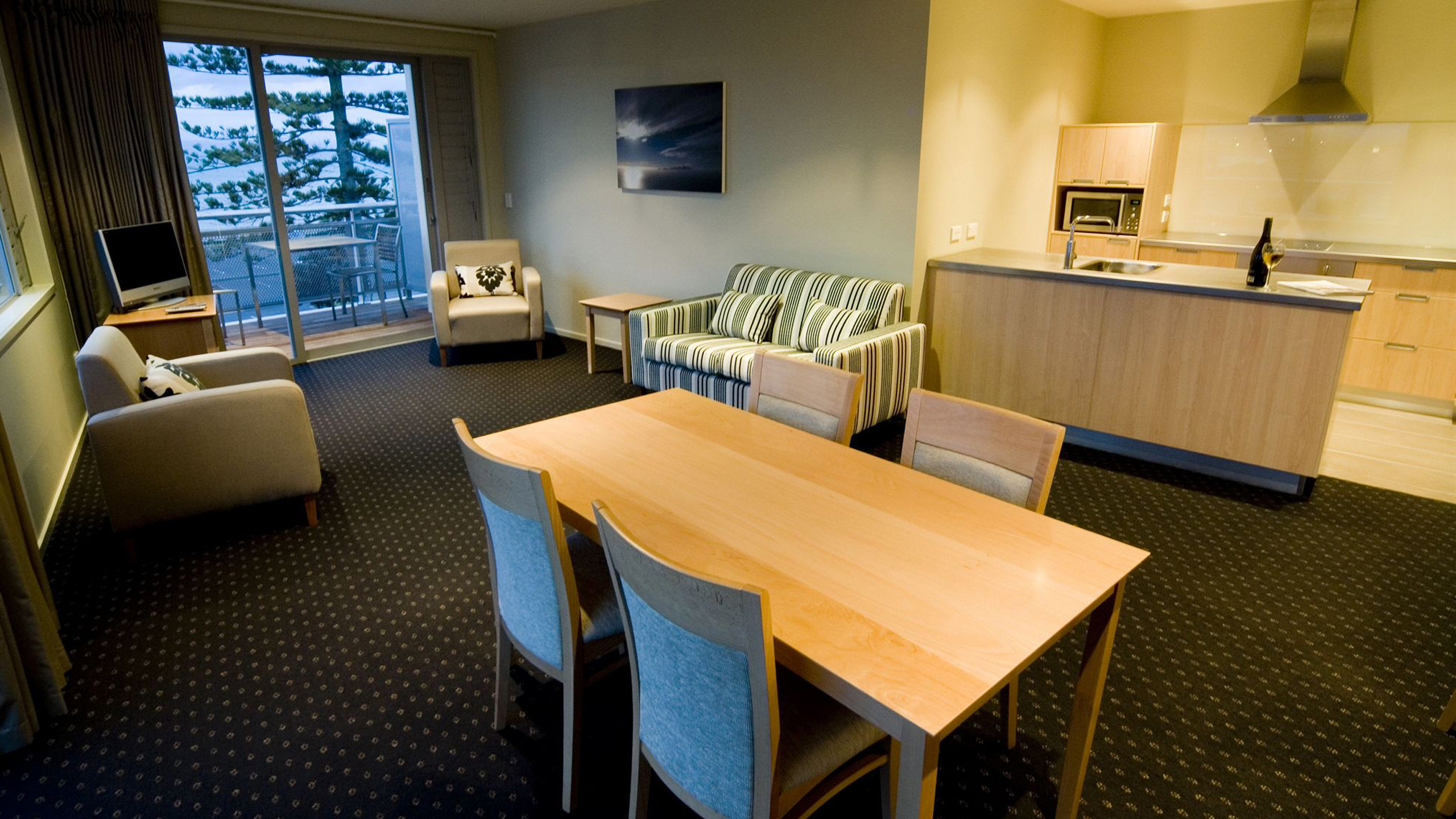 crown-hotel-bedroom