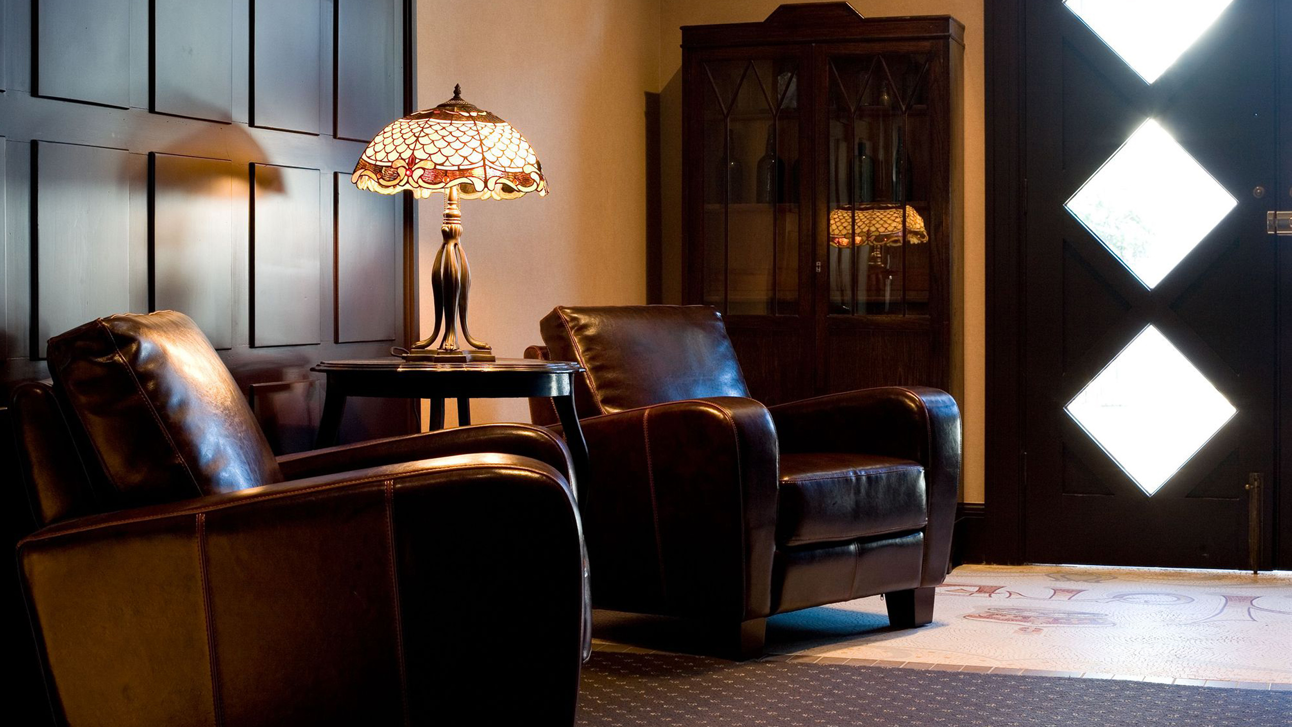crown-hotel-living-room
